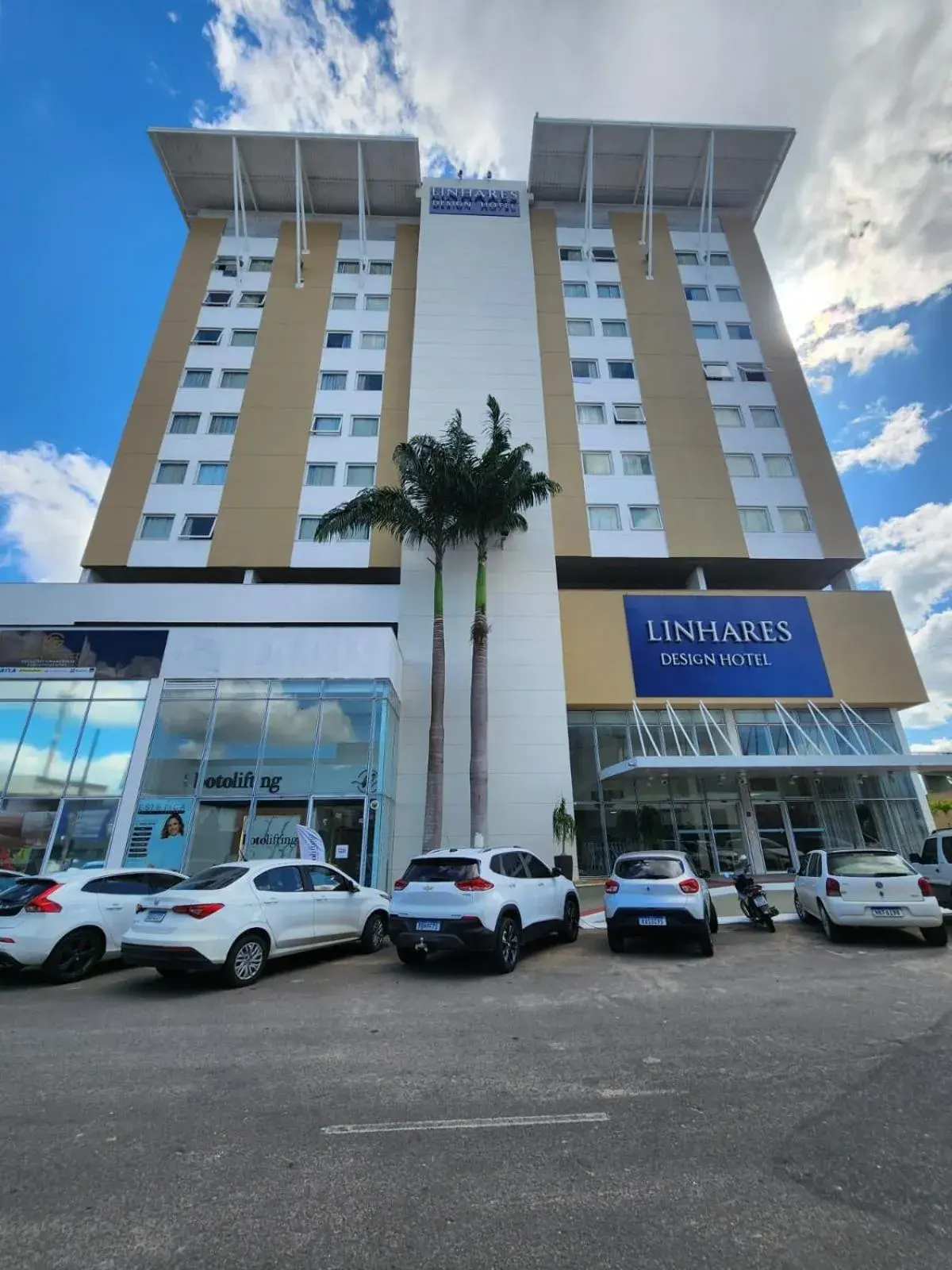 Property building in Linhares Design Hotel Property building in Linhares Design Hotel