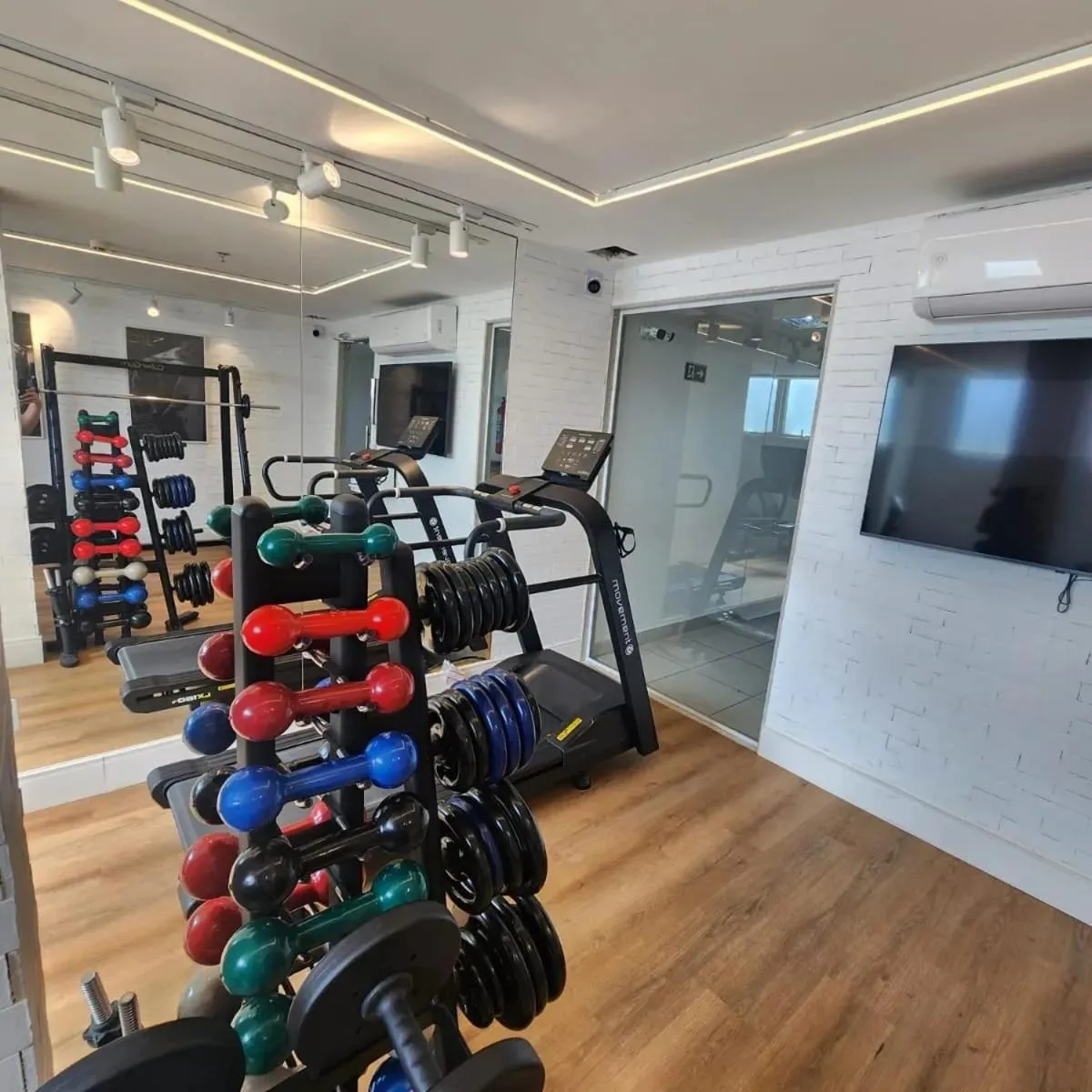 Fitness centre/facilities in Linhares Design Hotel