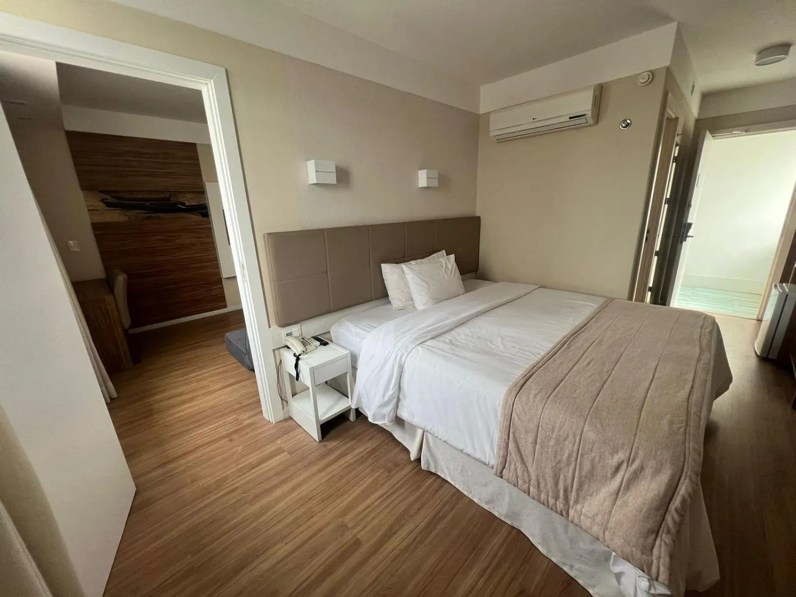 Bedroom, Bed in Linhares Design Hotel