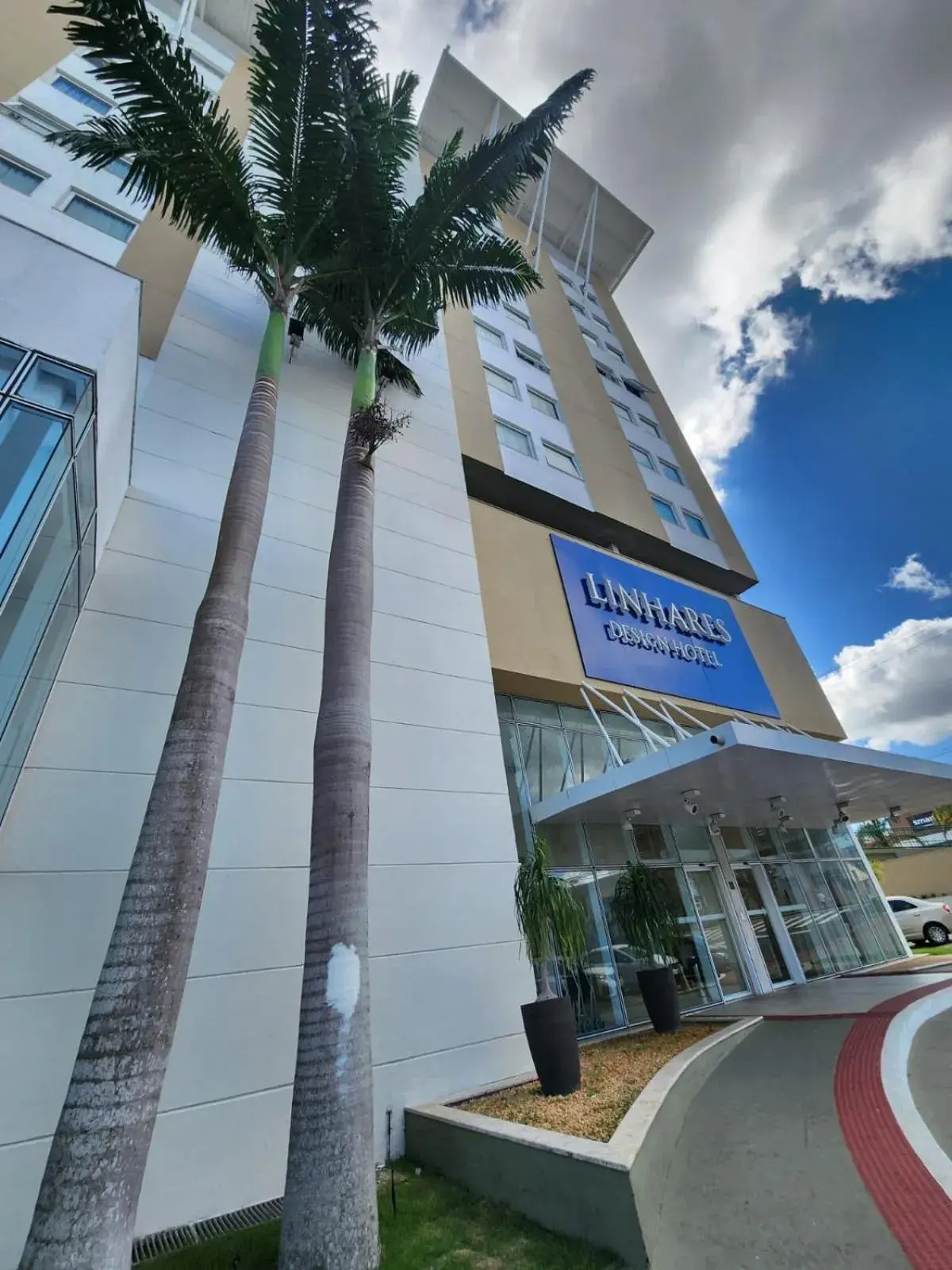 Property building in Linhares Design Hotel Property building in Linhares Design Hotel