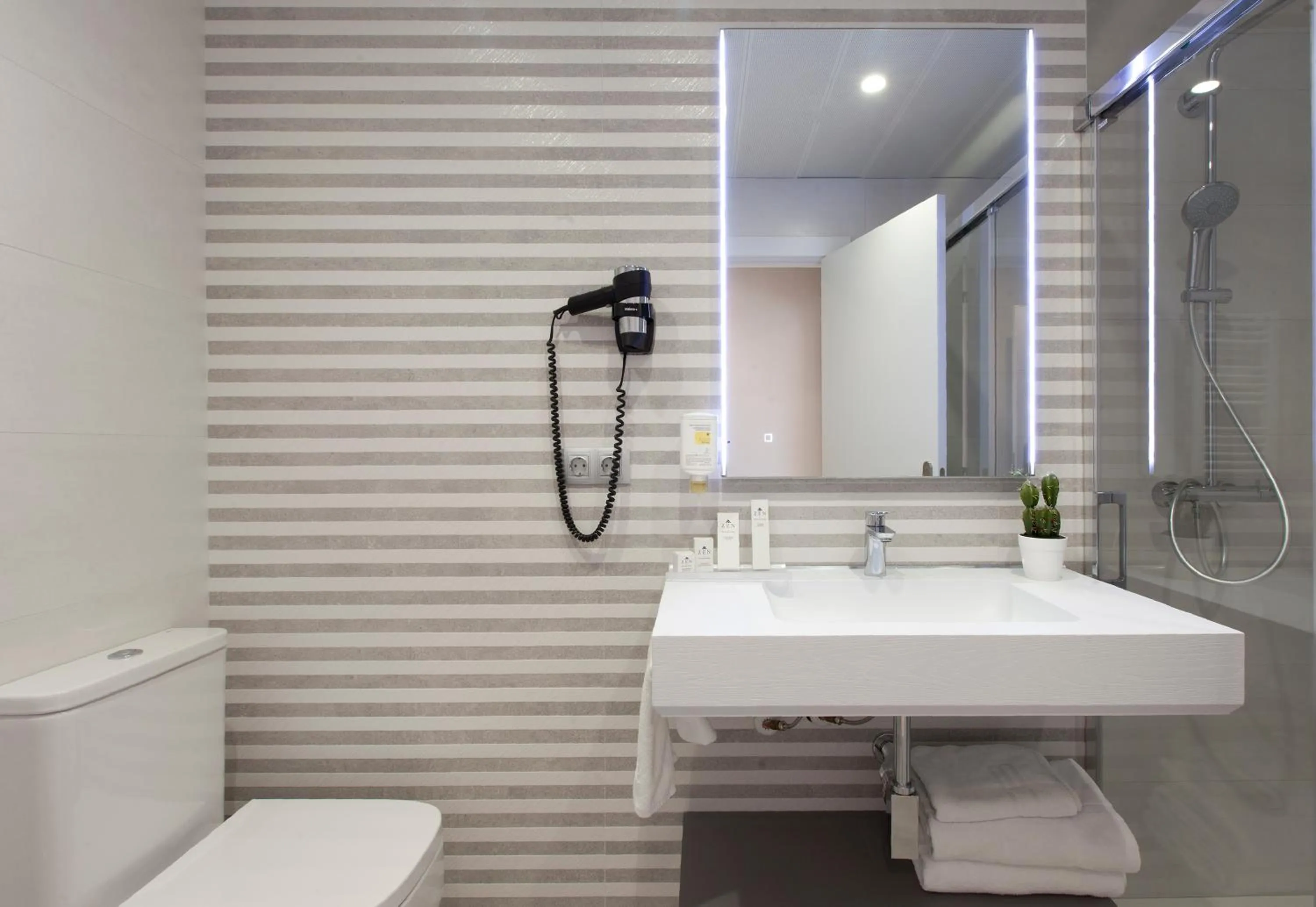 Bathroom in Spirit Hotel Ciudad de Burgos