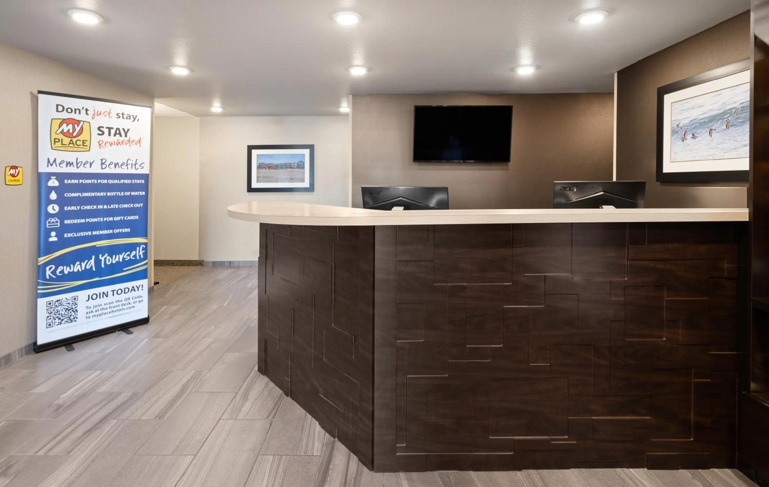 Lobby or reception in My Place Hotel-Jacksonville-Camp Lejeune, NC