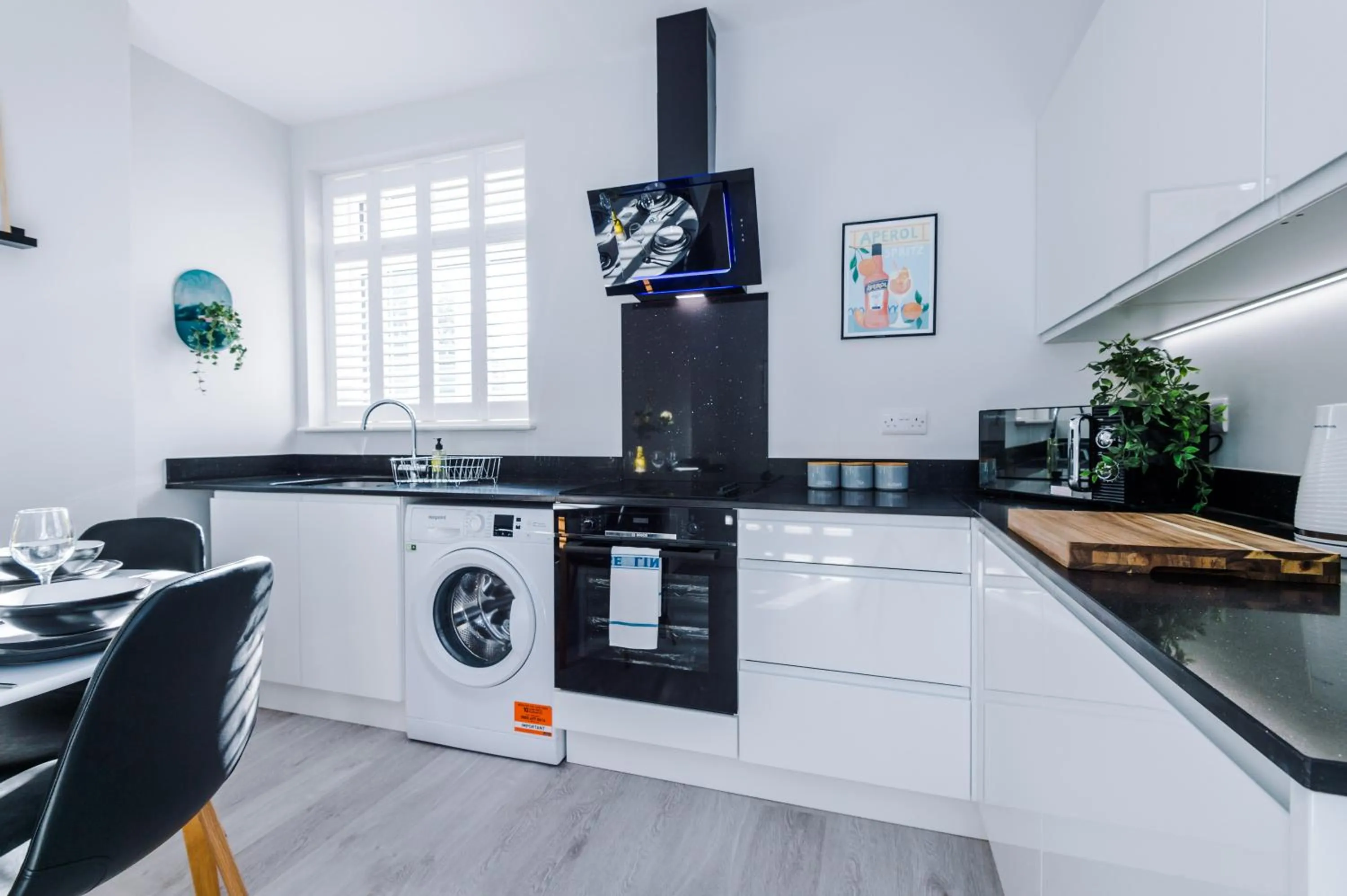 Kitchen or kitchenette in Westwood Lodge Serviced Apartment
