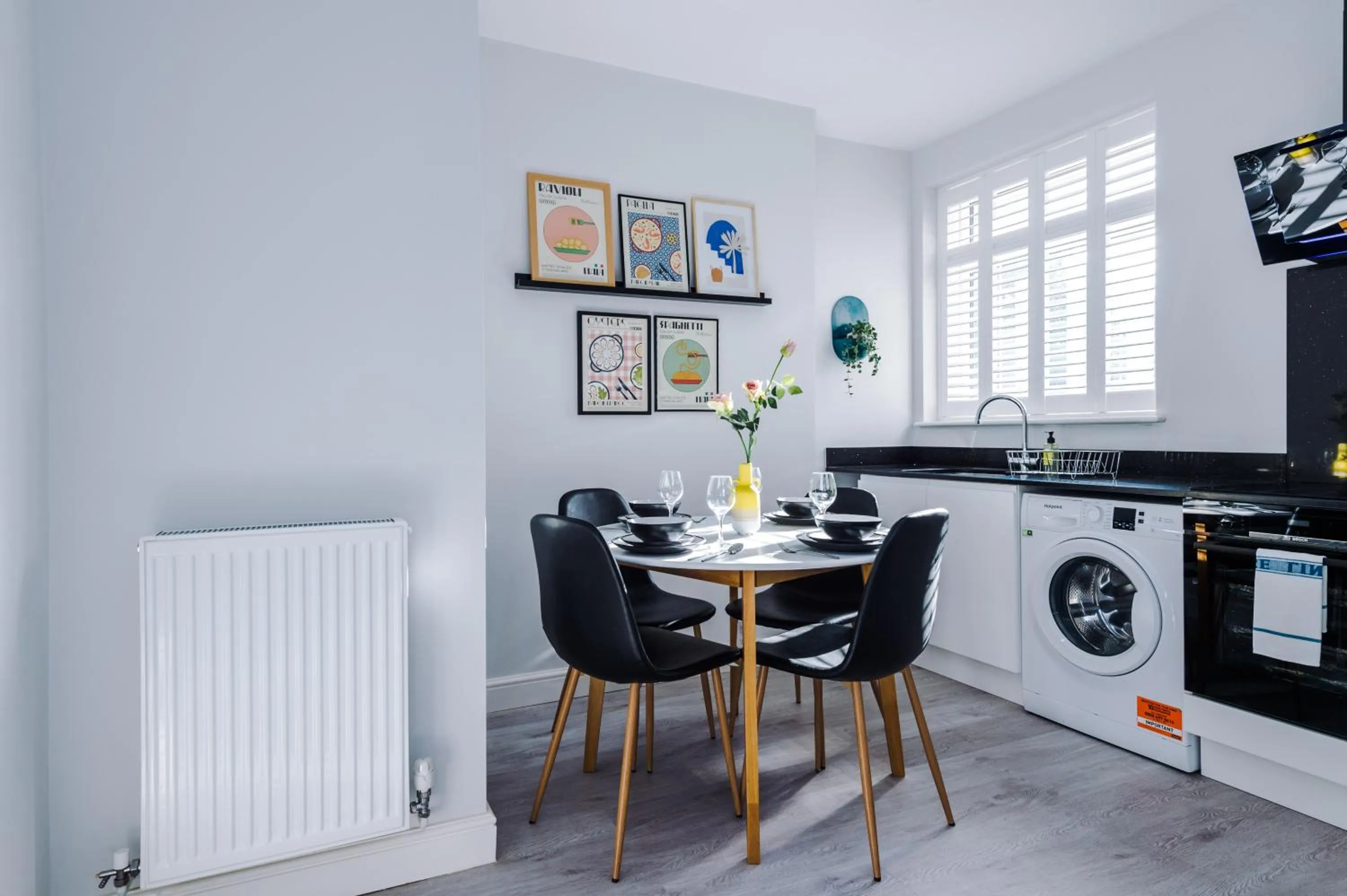 Kitchen or kitchenette in Westwood Lodge Serviced Apartment