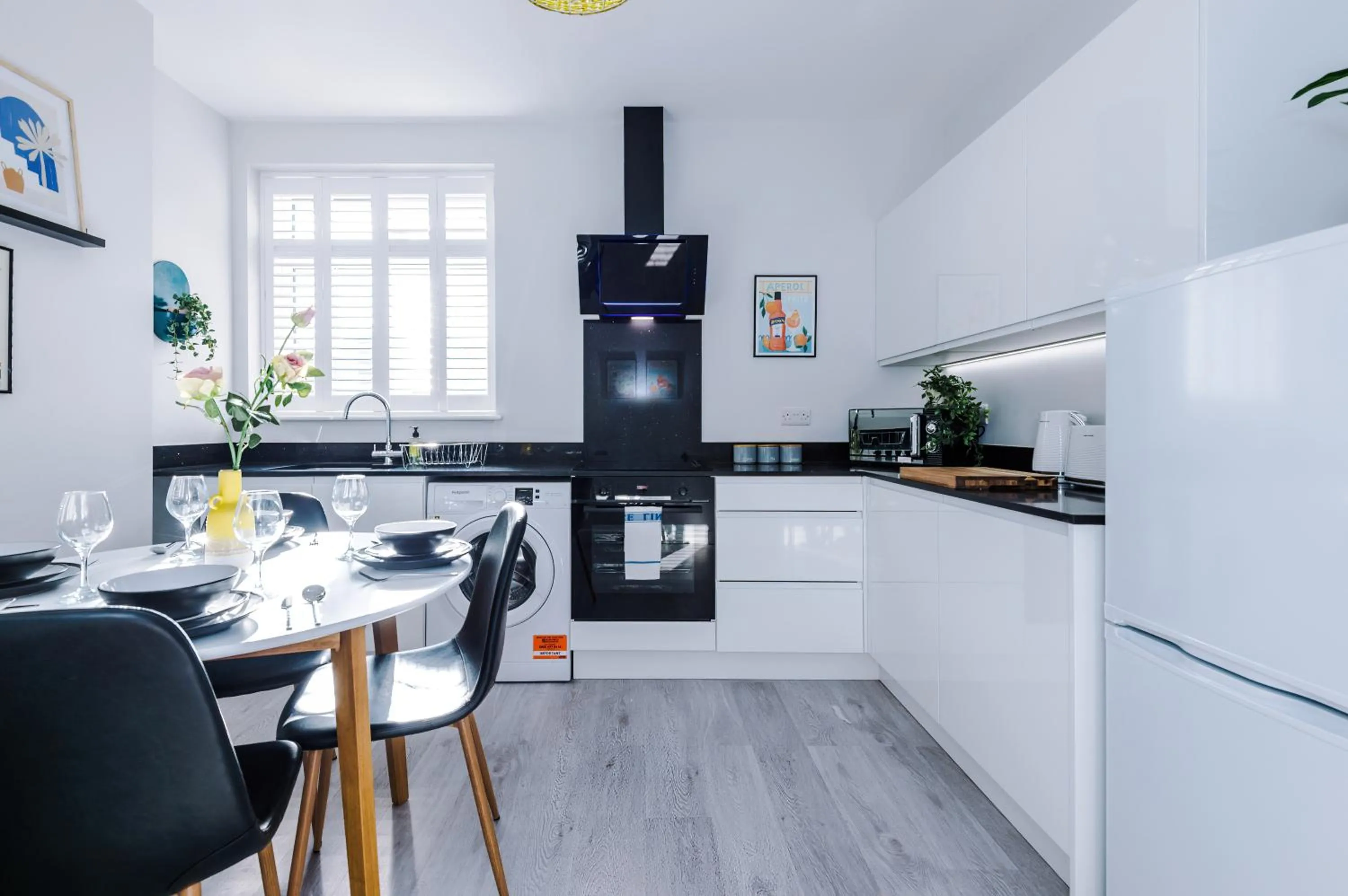 Kitchen or kitchenette in Westwood Lodge Serviced Apartment
