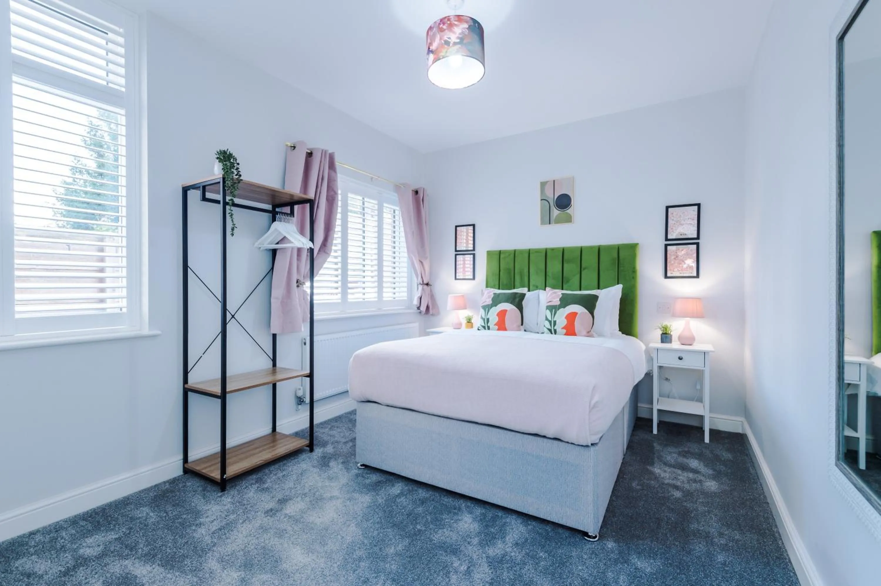 Bed in Beechwood Lodge Serviced Apartment