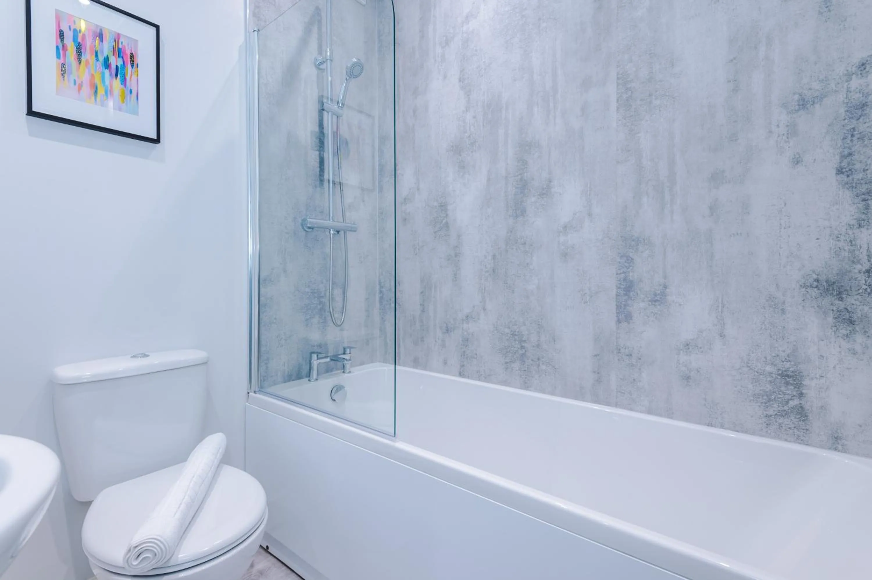 Toilet in Beechwood Lodge Serviced Apartment