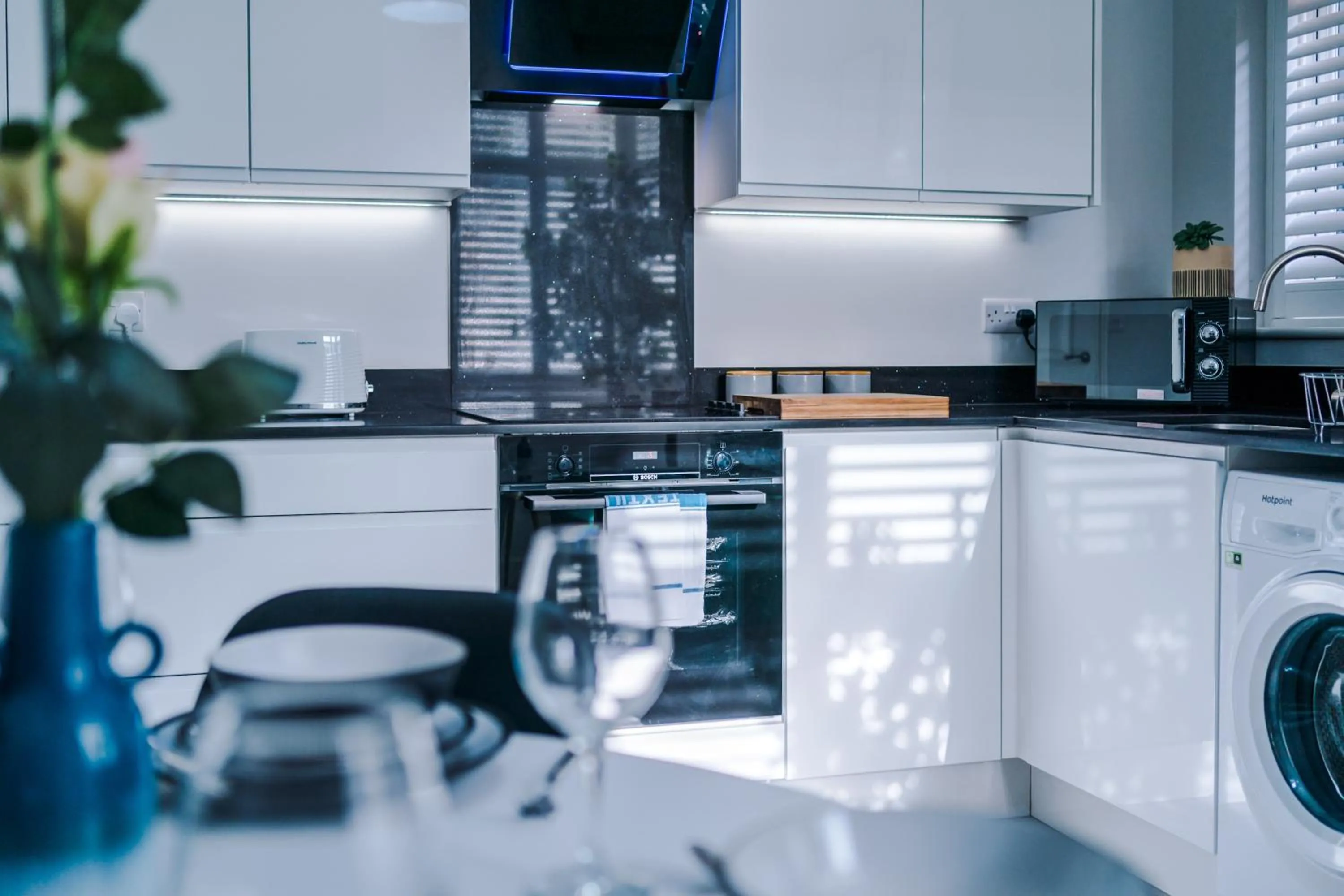Kitchen or kitchenette in Beechwood Lodge Serviced Apartment
