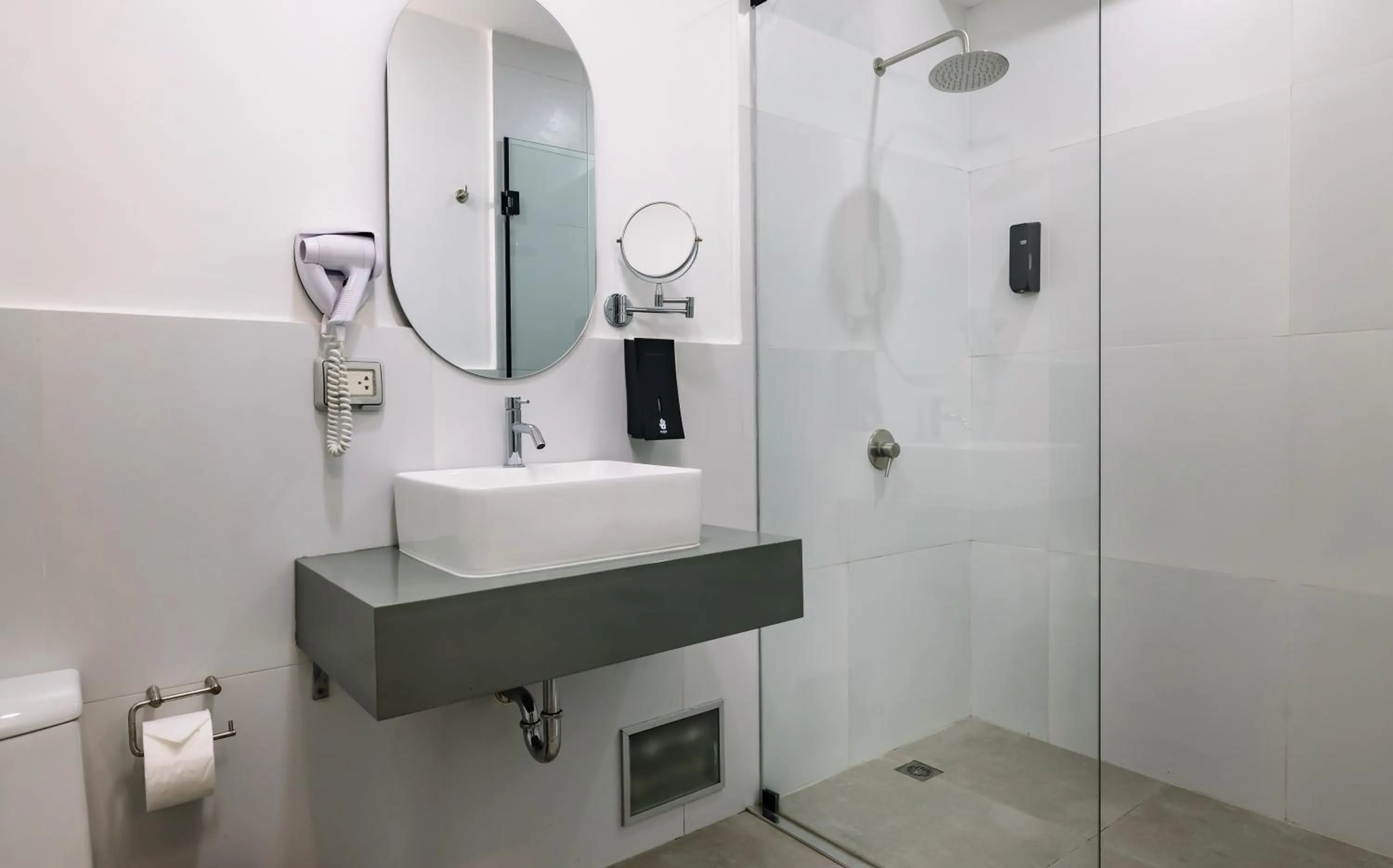 Shower in TARATA BOUTIQUE HOTEL