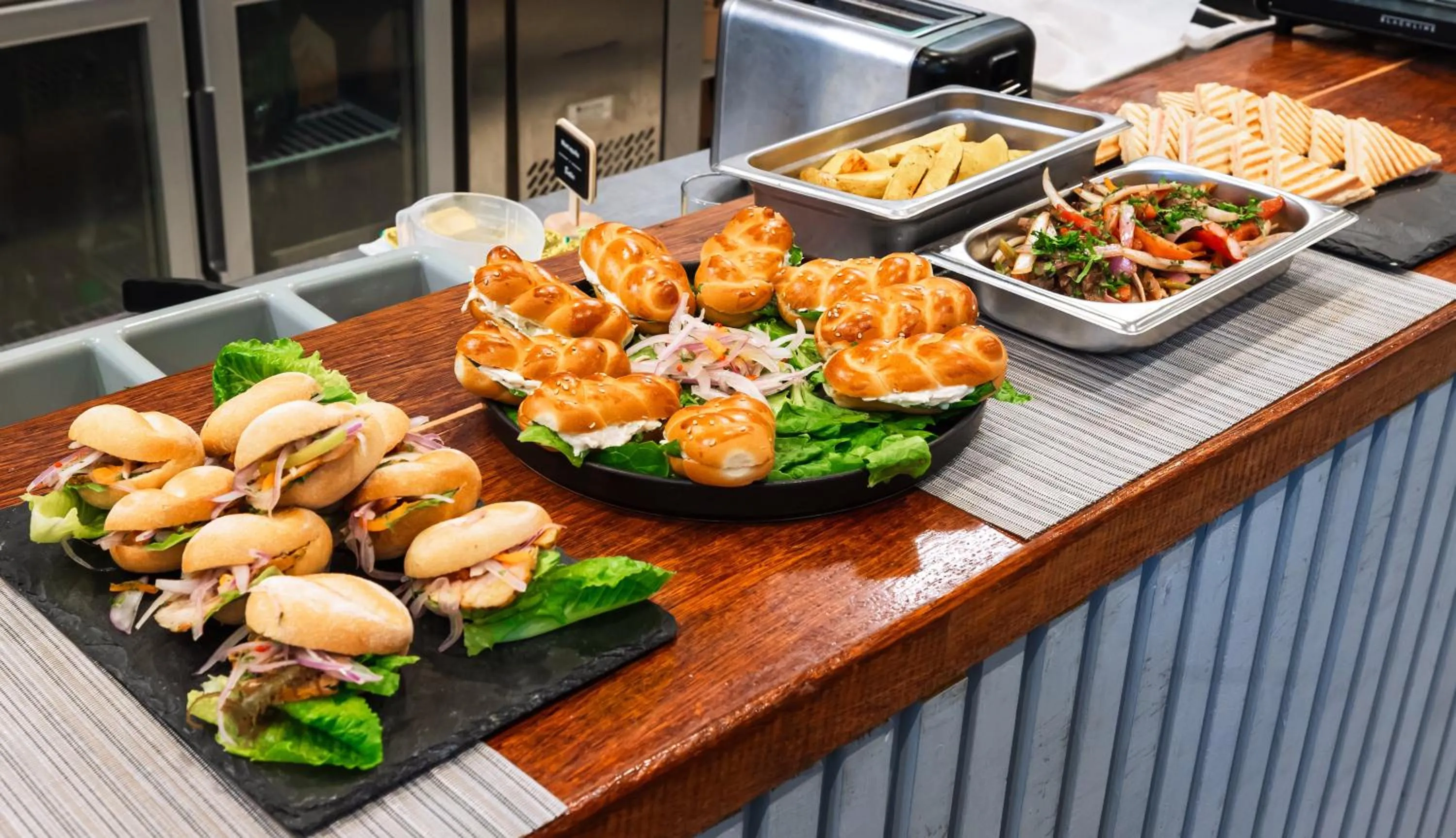 Restaurant/places to eat in TARATA BOUTIQUE HOTEL