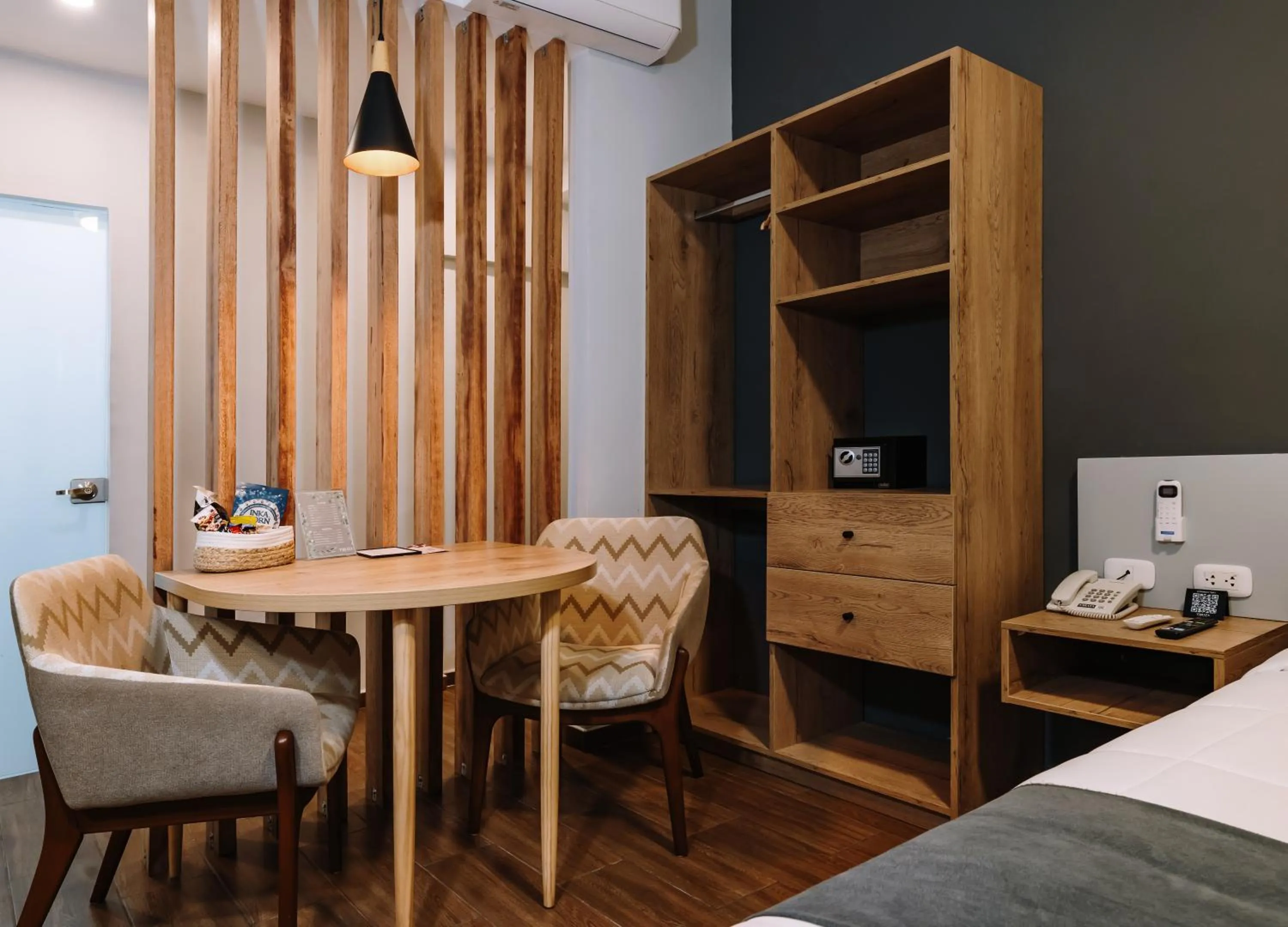 Living room, Bed in TARATA BOUTIQUE HOTEL