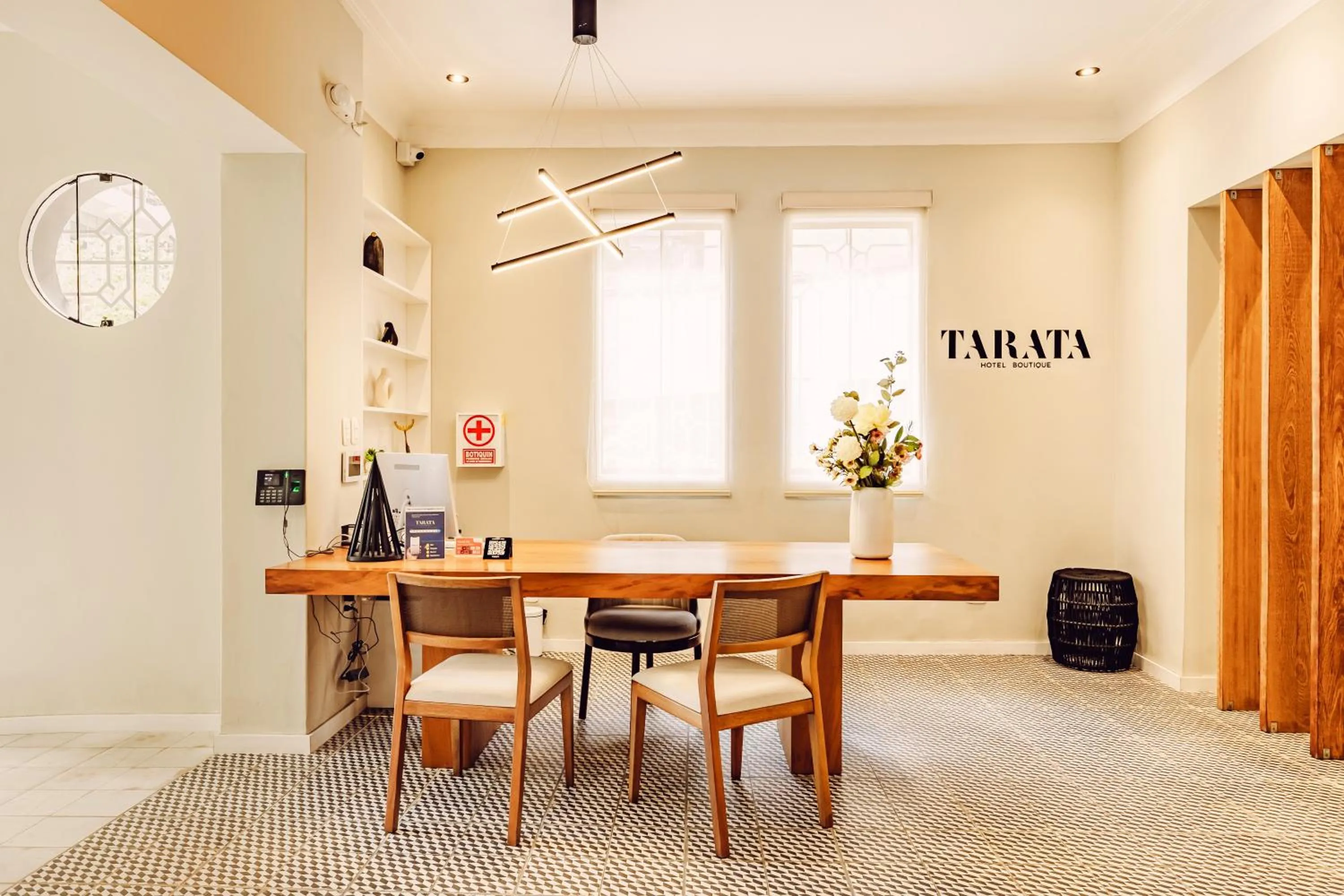 Lobby or reception in TARATA BOUTIQUE HOTEL