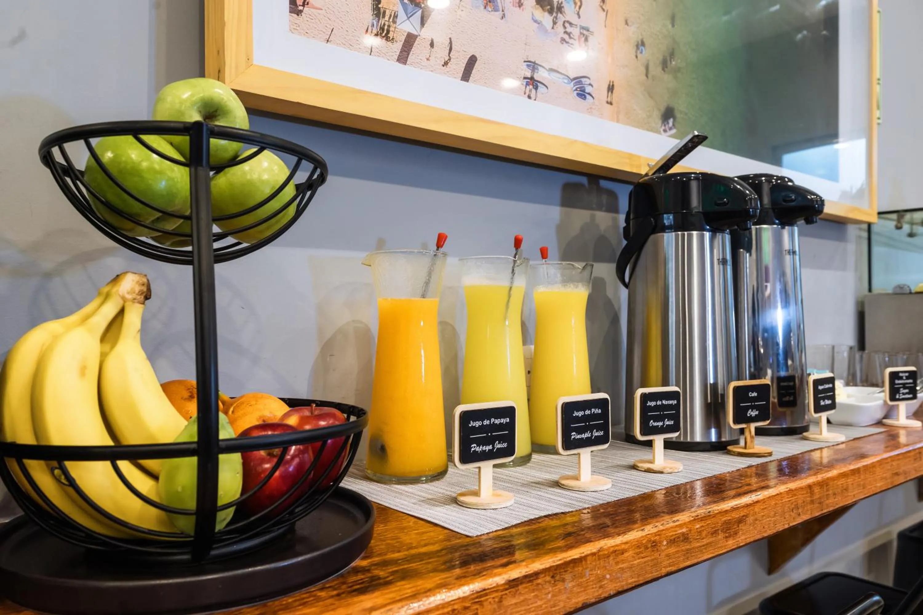 Restaurant/places to eat in TARATA BOUTIQUE HOTEL