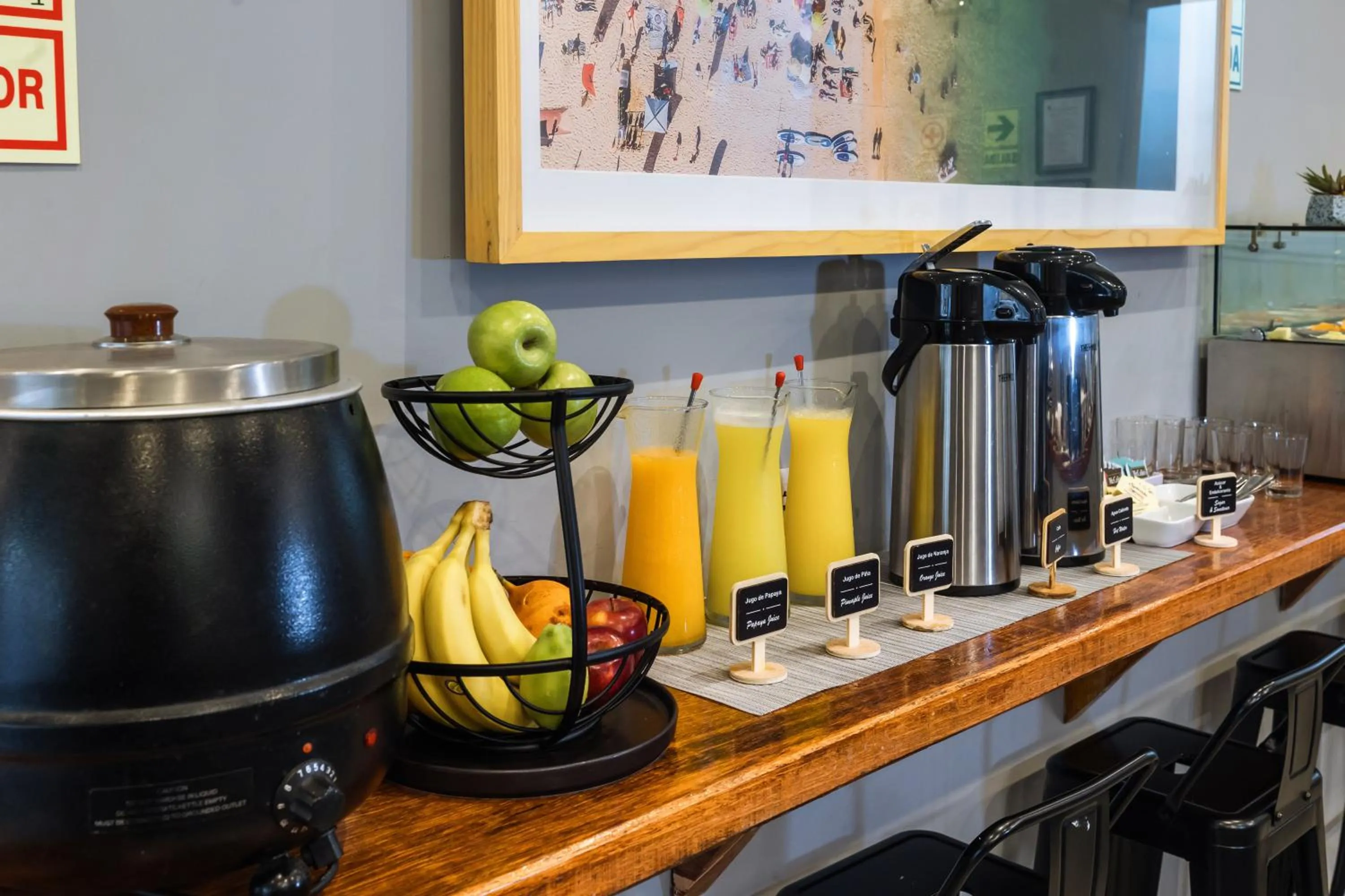 Restaurant/places to eat in TARATA BOUTIQUE HOTEL