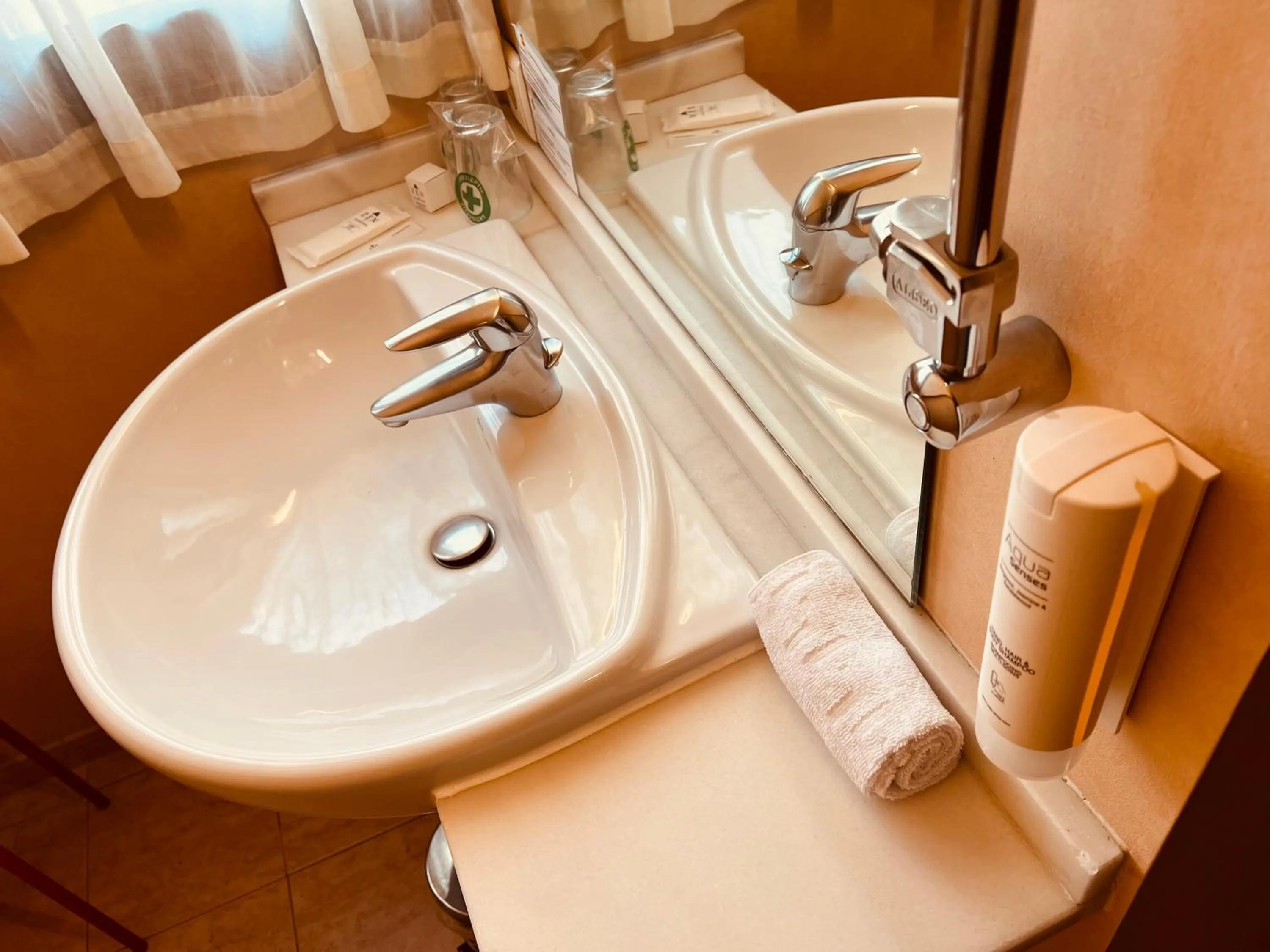 Bathroom in Hospedium Hotel Los Lanceros