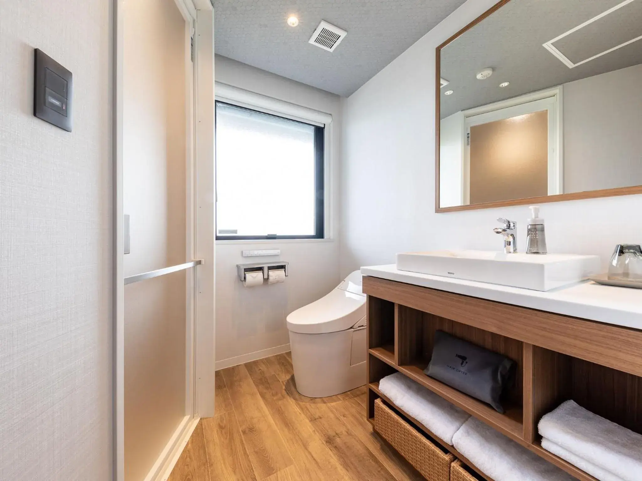 Twin Room - single occupancy - Non-Smoking in Nishitetsu Hotel Croom Hakata Gion Kushida Shrine Twin Room - single occupancy - Non-Smoking in Nishitetsu Hotel Croom Hakata Gion Kushida Shrine