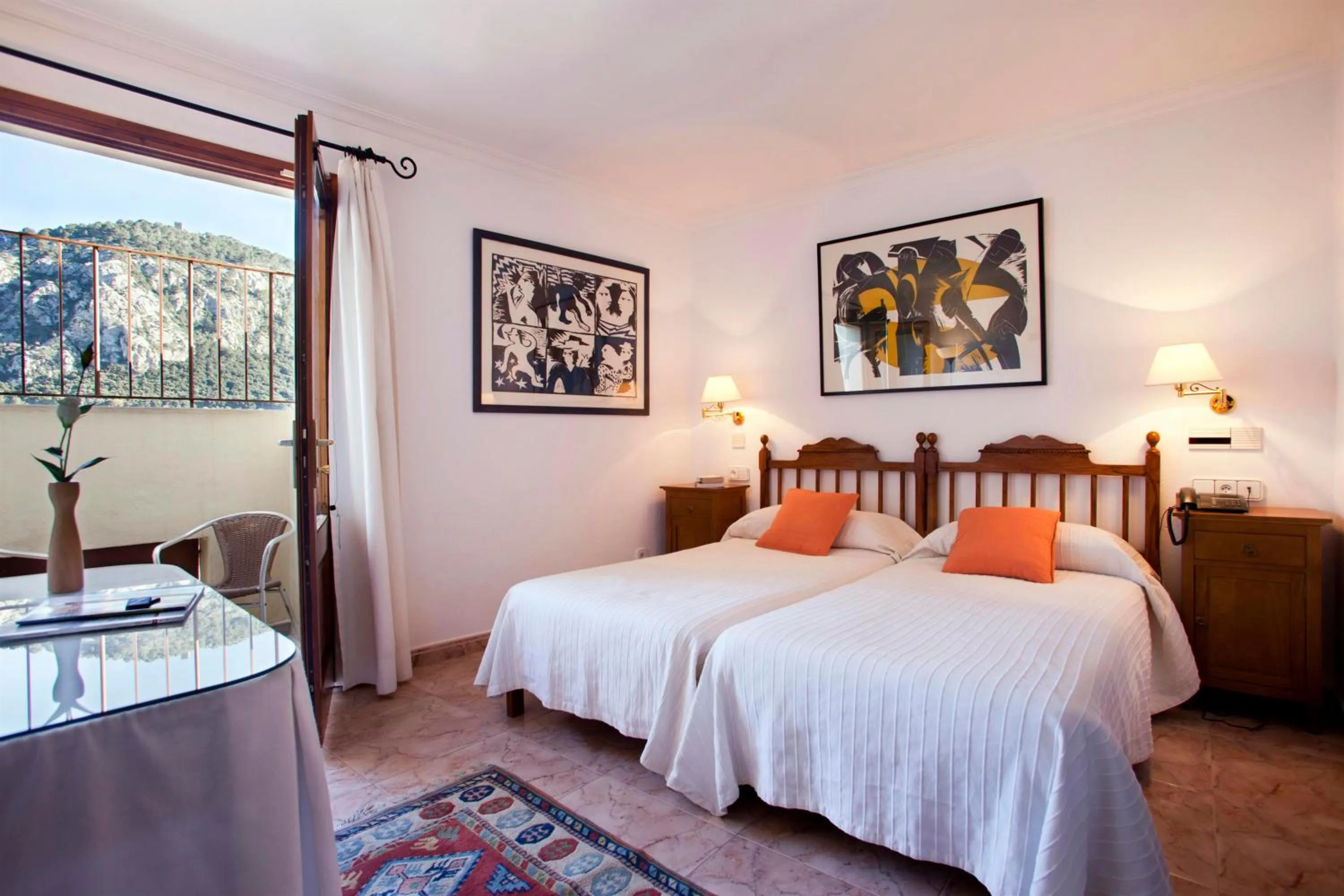 Photo of the whole room, Bed in Juma Historic Hotel