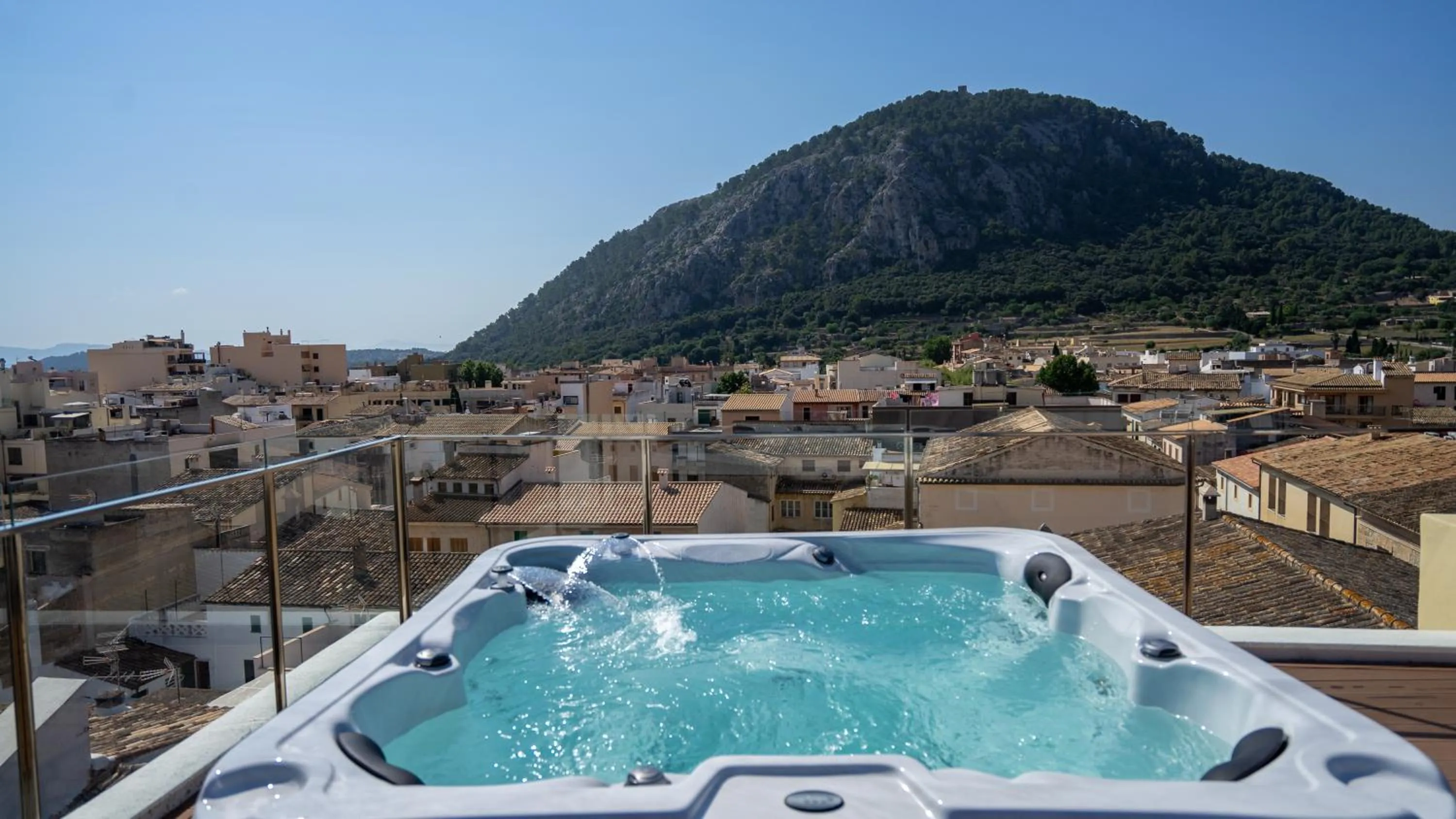 Hot Tub in Juma Historic Hotel