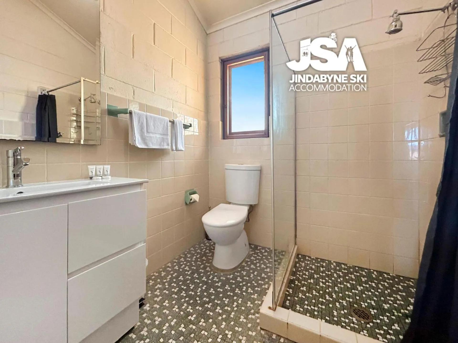 Shower in Moonbah 2