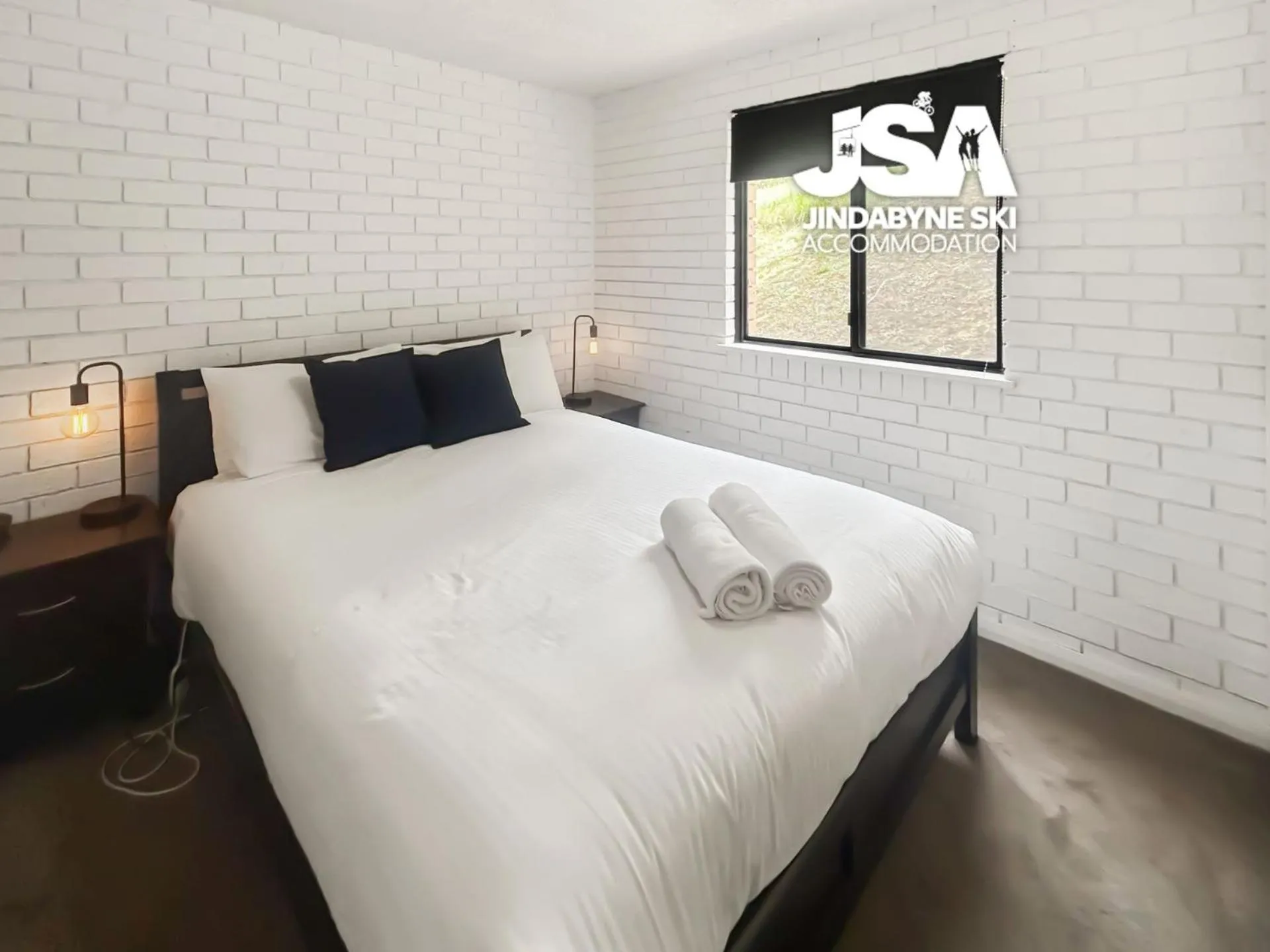 Bed in Silvers 1