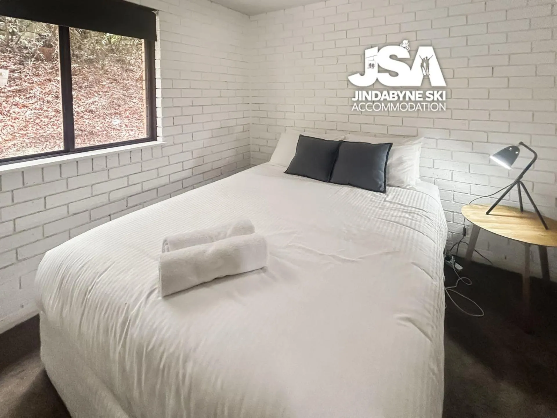 Bed in Silvers 1