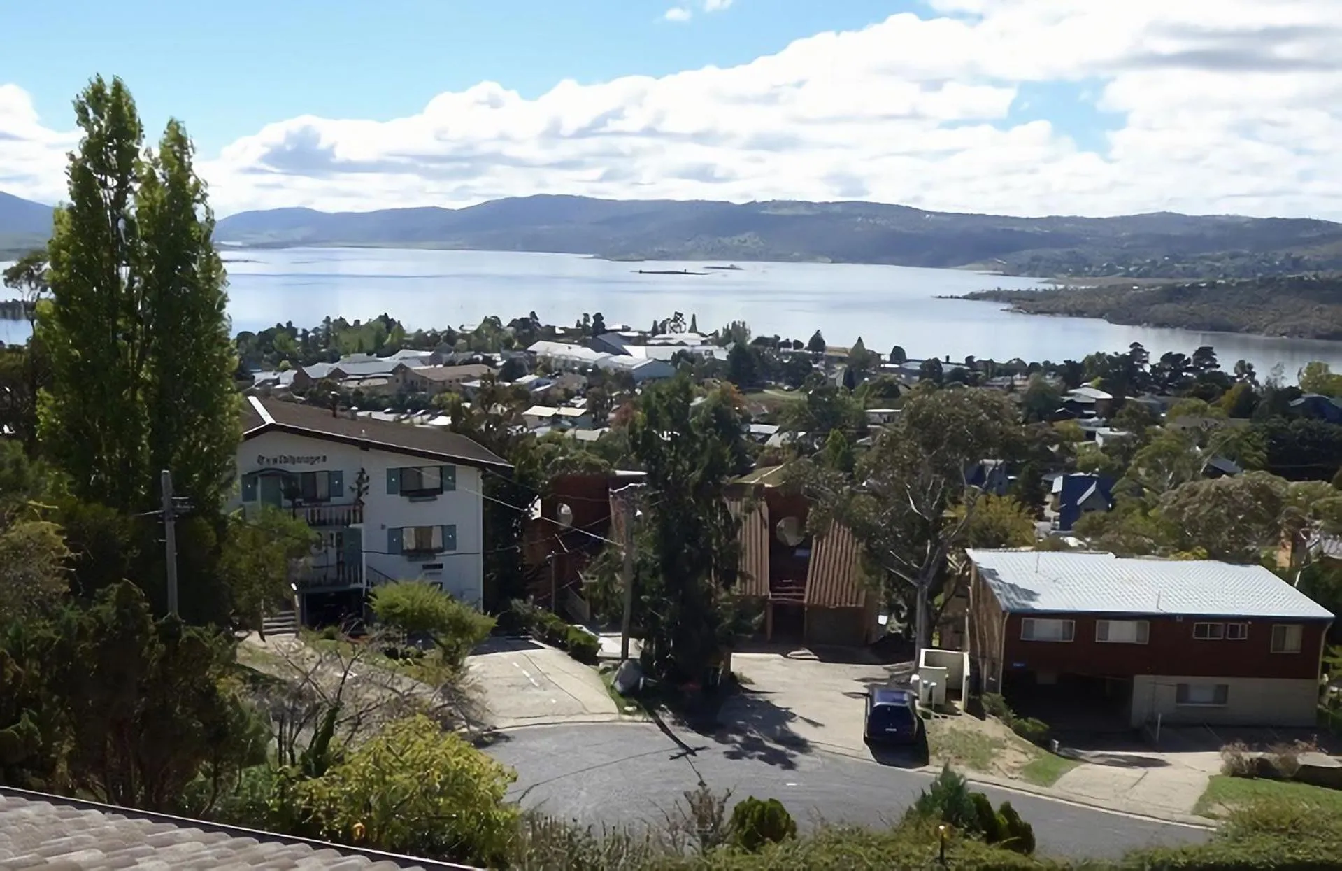 Lake view in Top Deck by Kristall Apartments