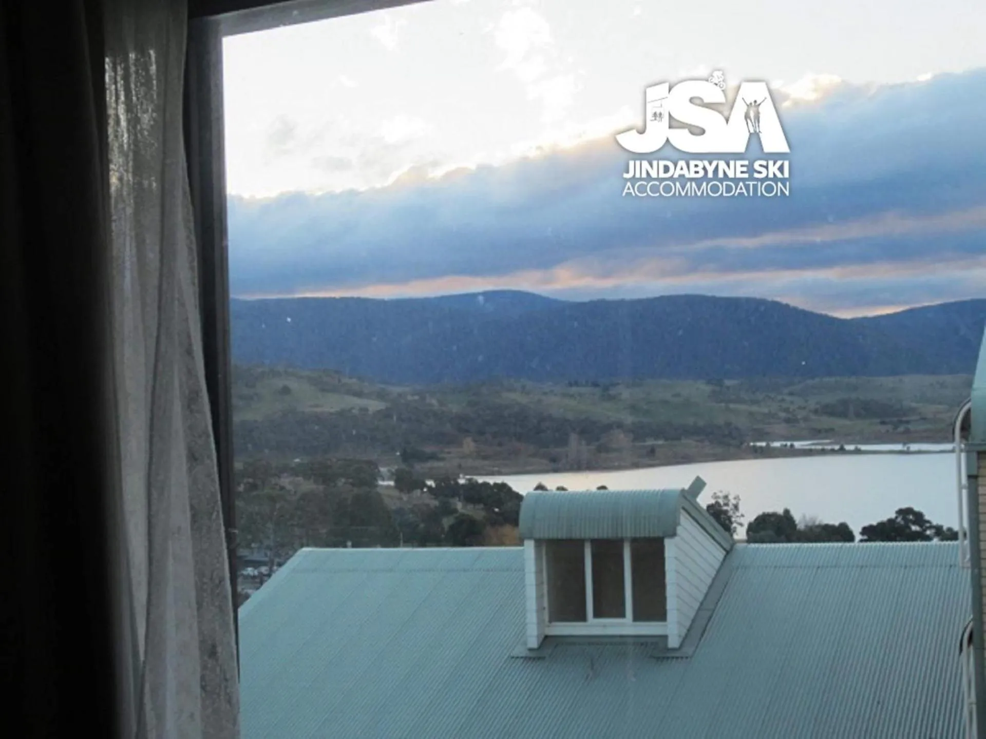 Alpine Mountain View 40 Apartment Complex with pool