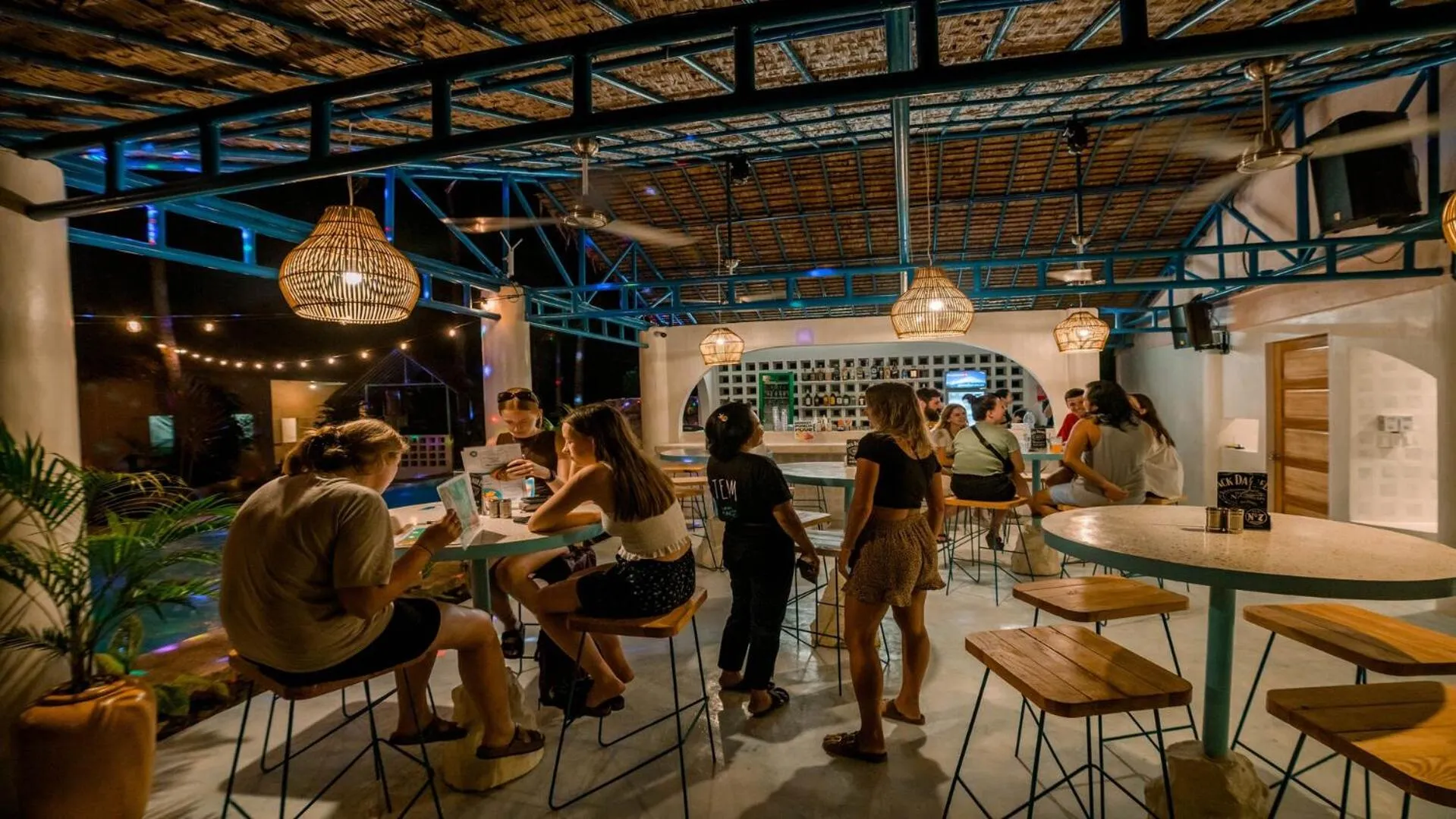 Restaurant/places to eat in Mad Monkey Panglao