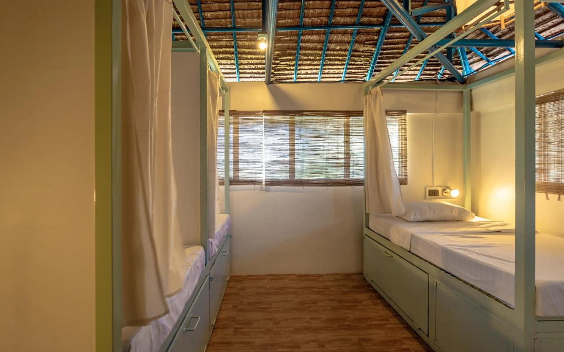 Bed in Mad Monkey Panglao