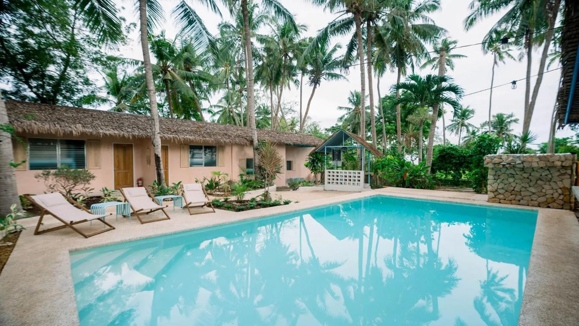 Property building in Mad Monkey Panglao