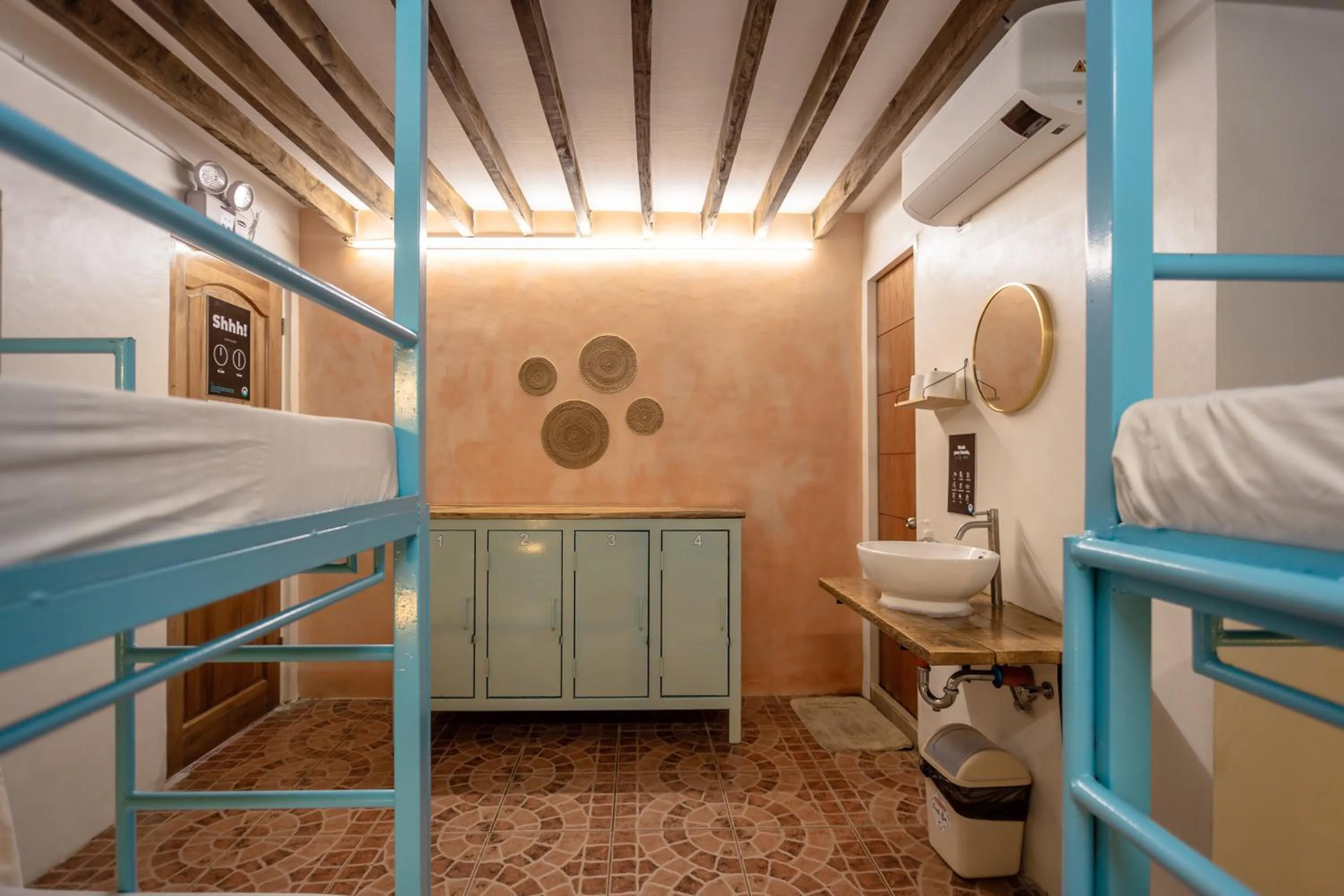 Bedroom, Bed in Mad Monkey Panglao