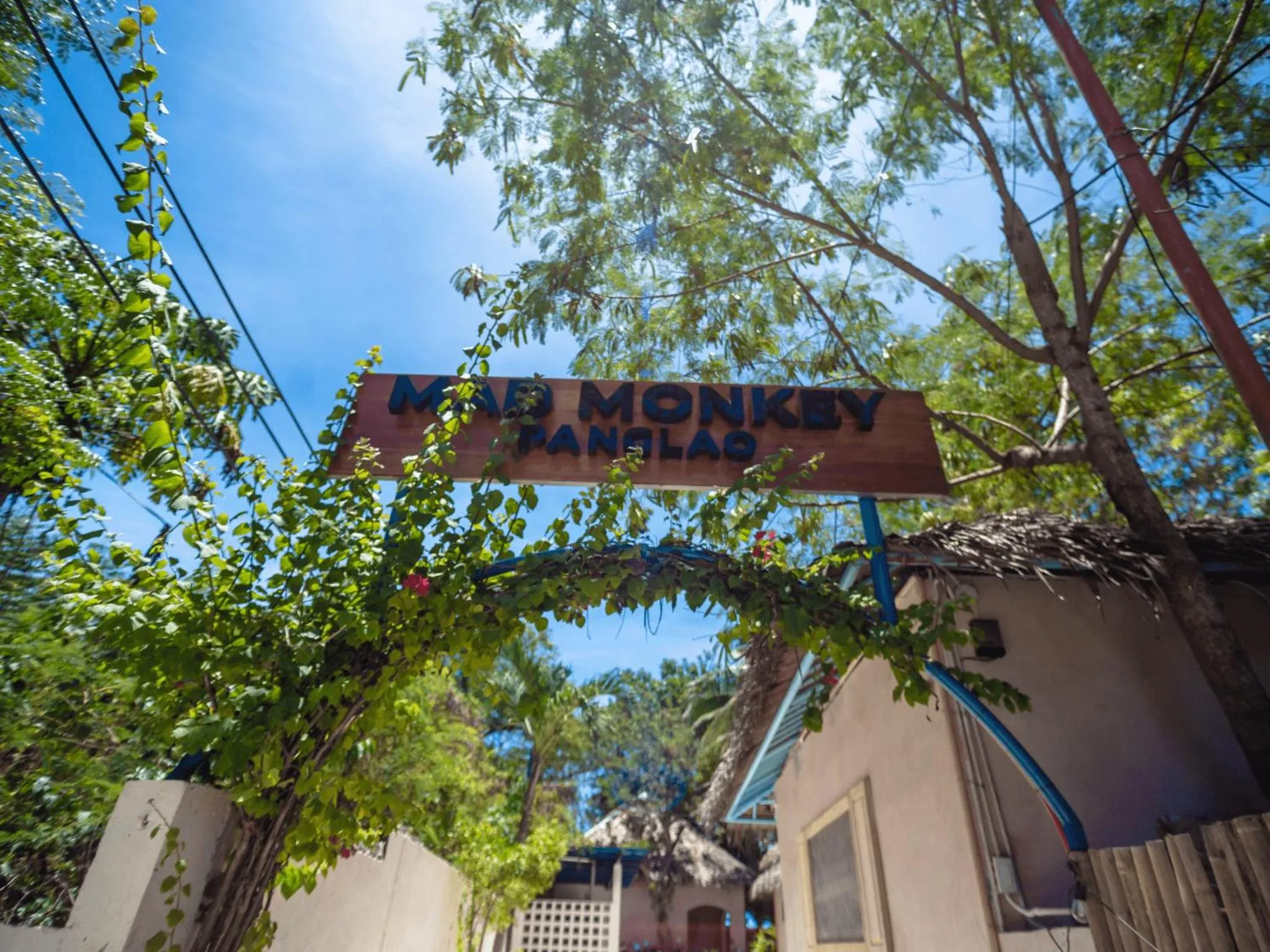 Facade/entrance in Mad Monkey Panglao