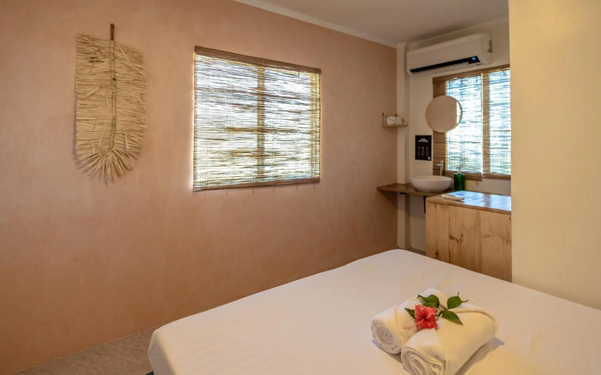 Bed in Mad Monkey Panglao