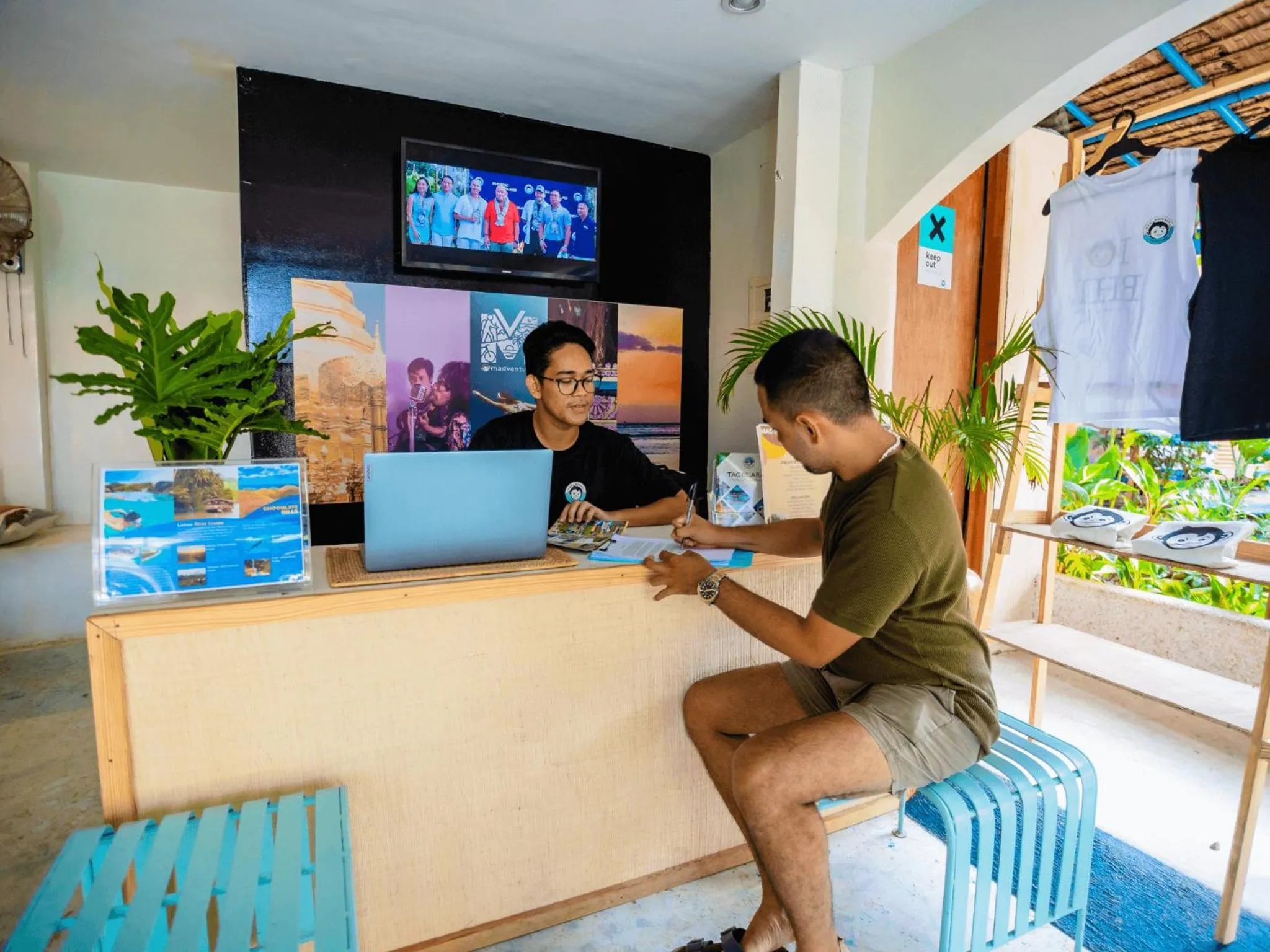 Entertainment in Mad Monkey Panglao