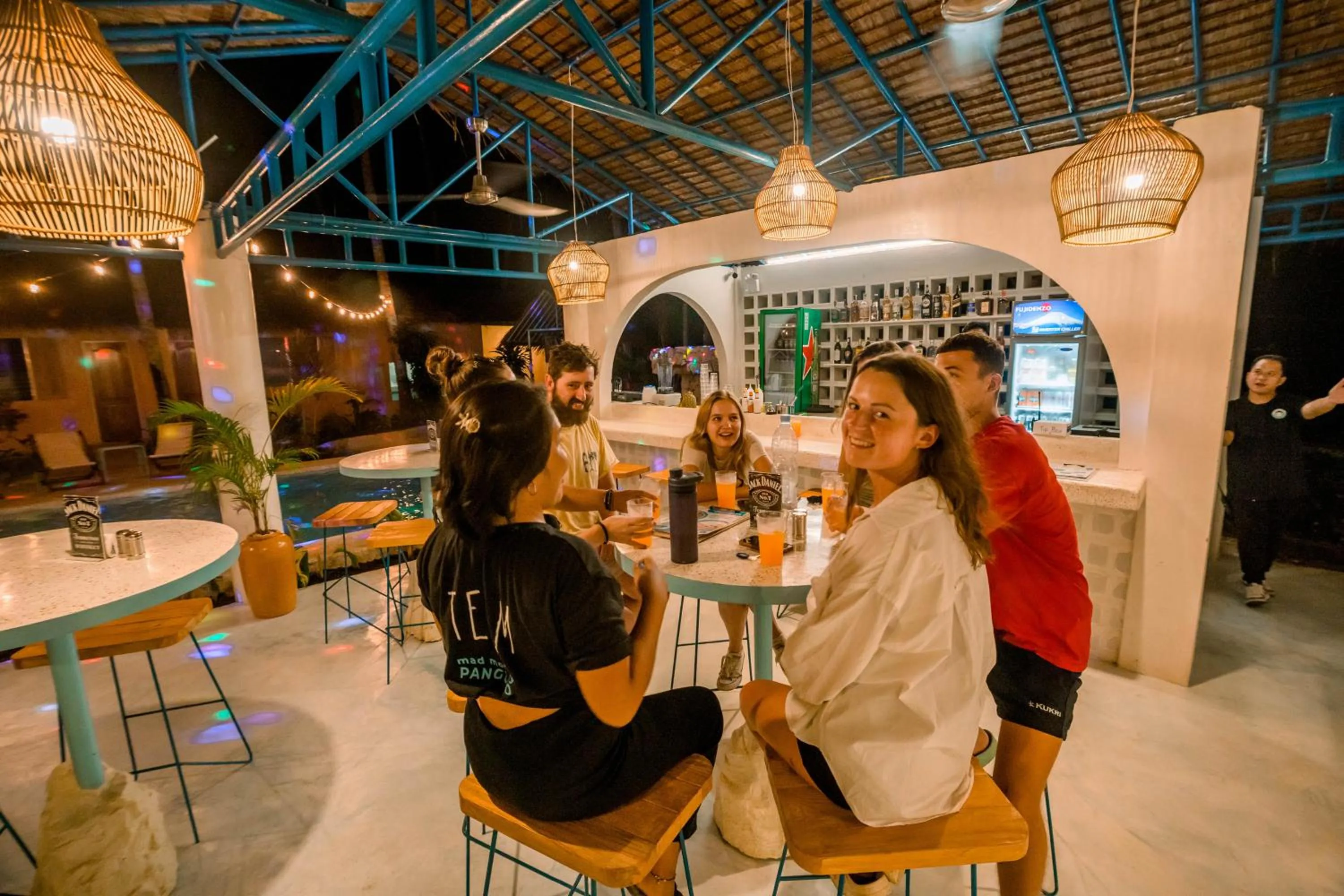 Restaurant/places to eat in Mad Monkey Panglao