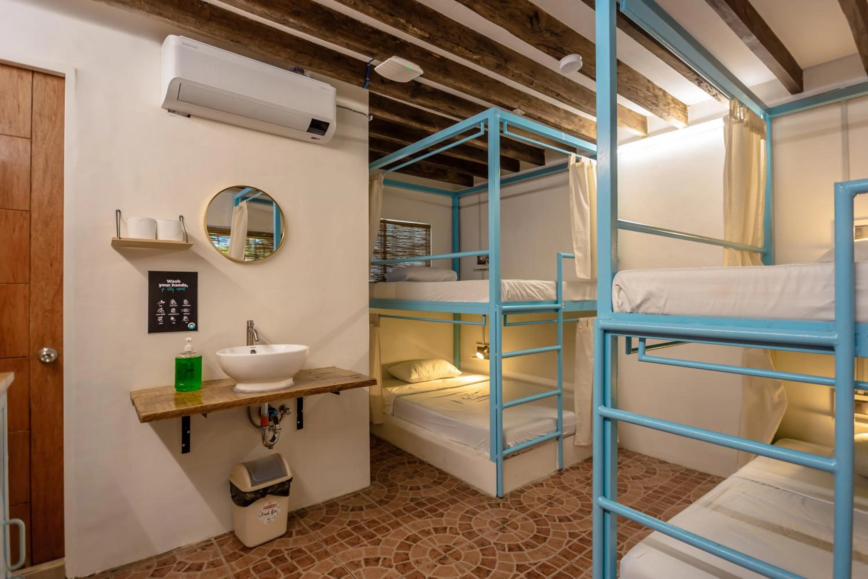 Bed in Mad Monkey Panglao