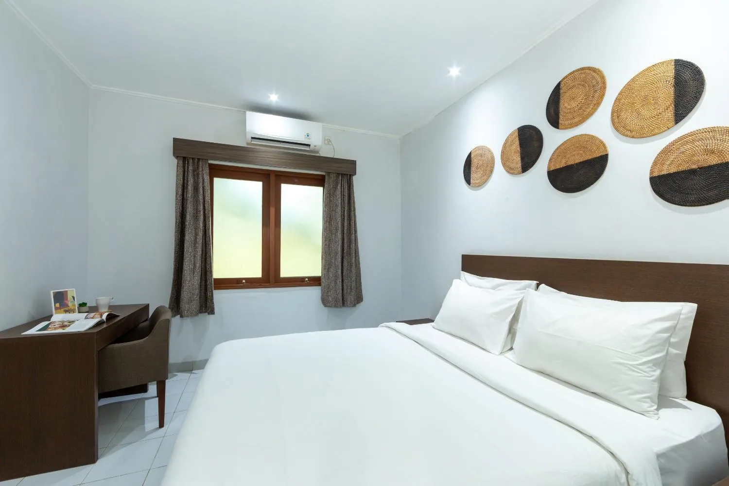 Bedroom, Bed in Cove Matahari Guesthouse Sunset