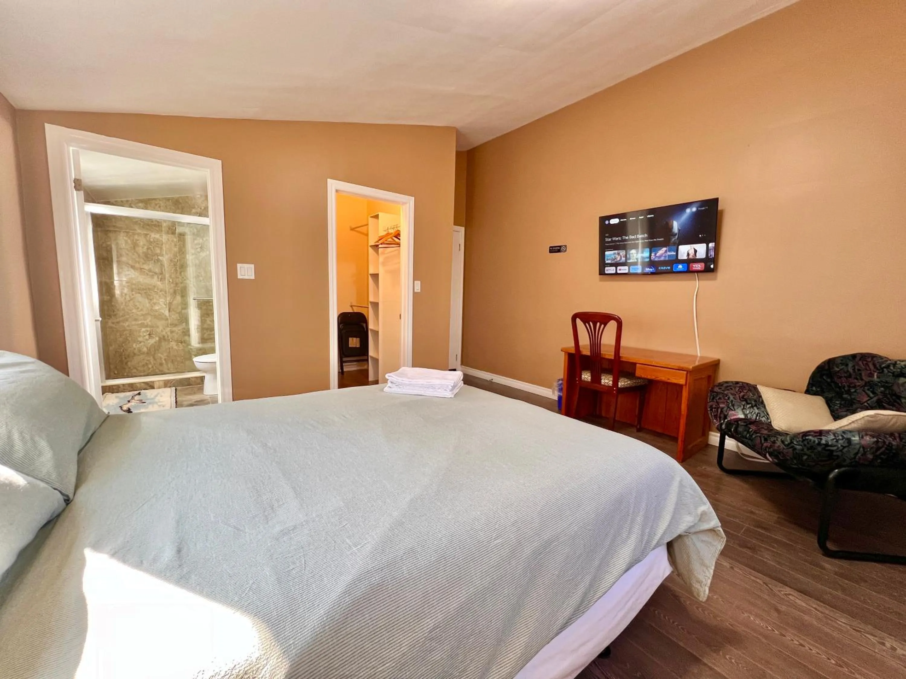 Newly Renovated Home in Central Aurora