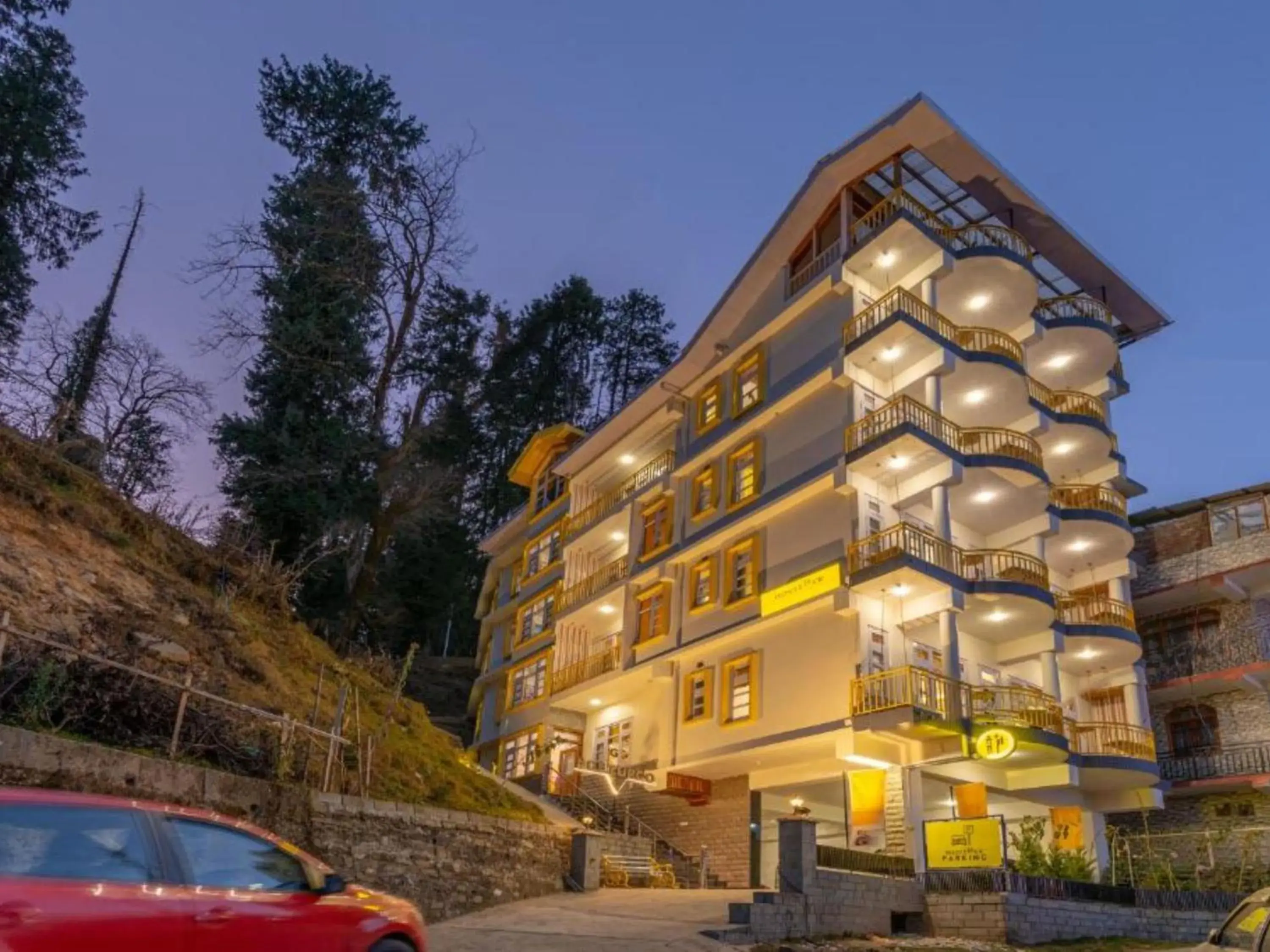 Property building in The Hosteller Narkanda Property building in The Hosteller Narkanda