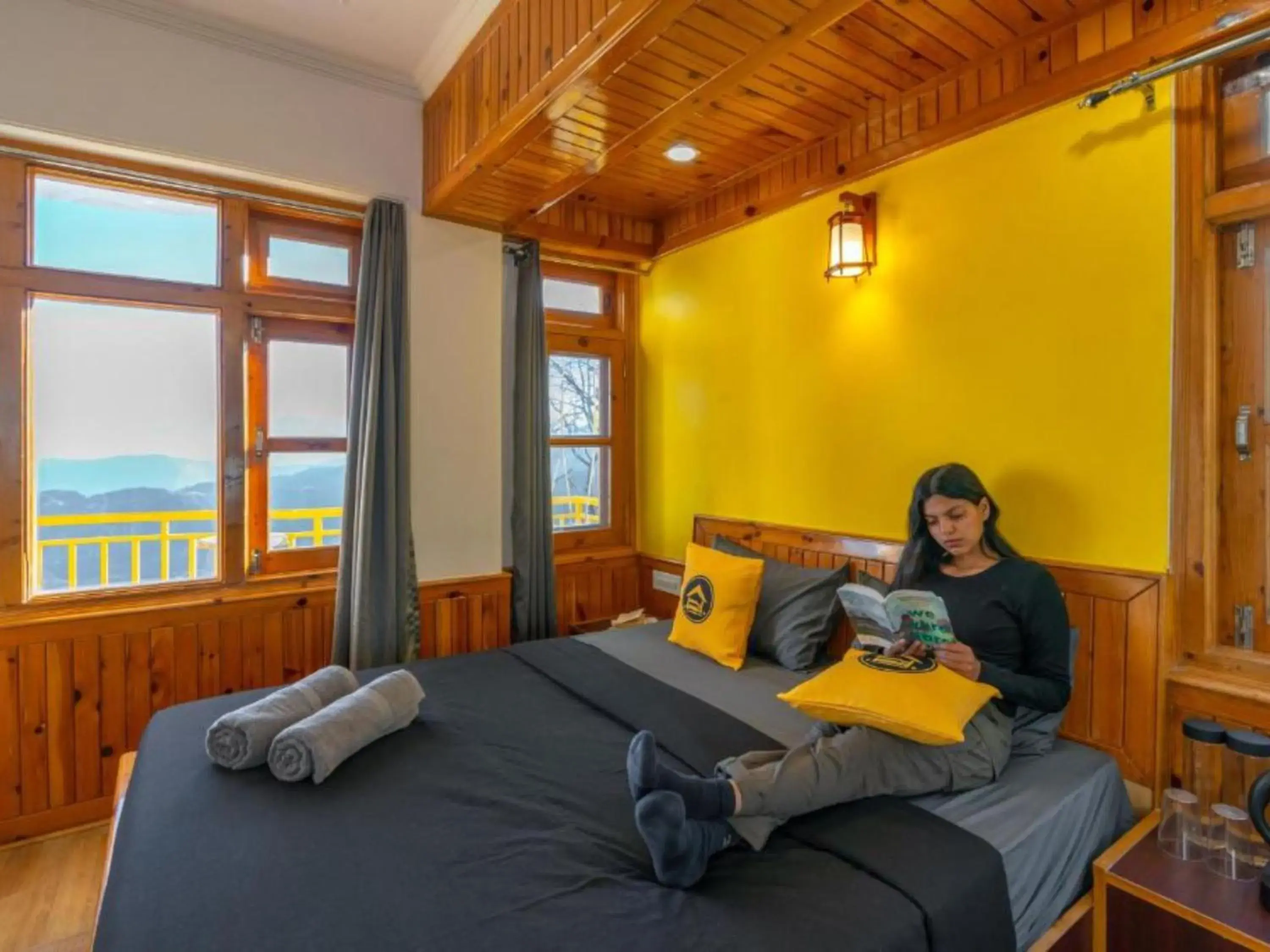 People, Bed in The Hosteller Narkanda People, Bed in The Hosteller Narkanda