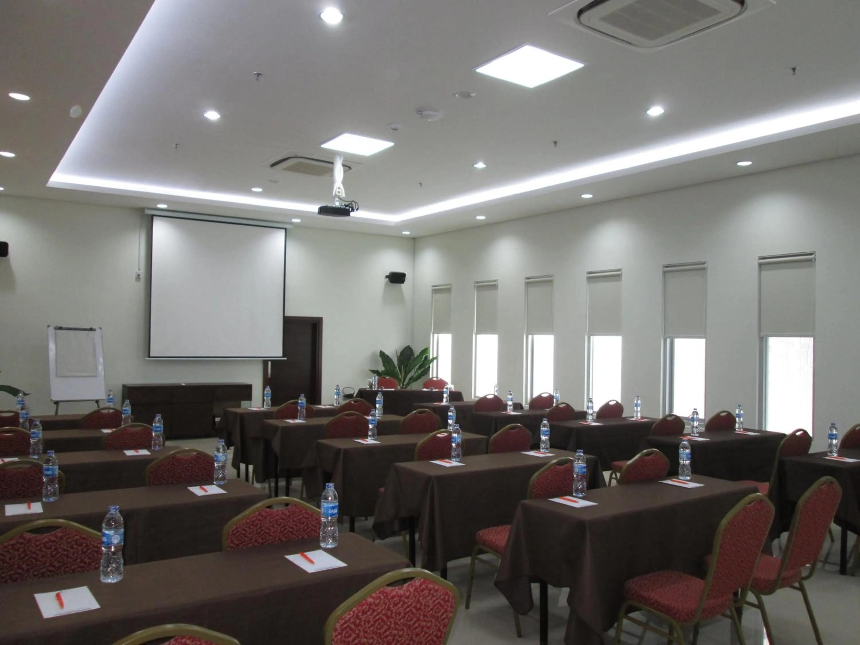 BAMBOO INN HOTEL & CAFE