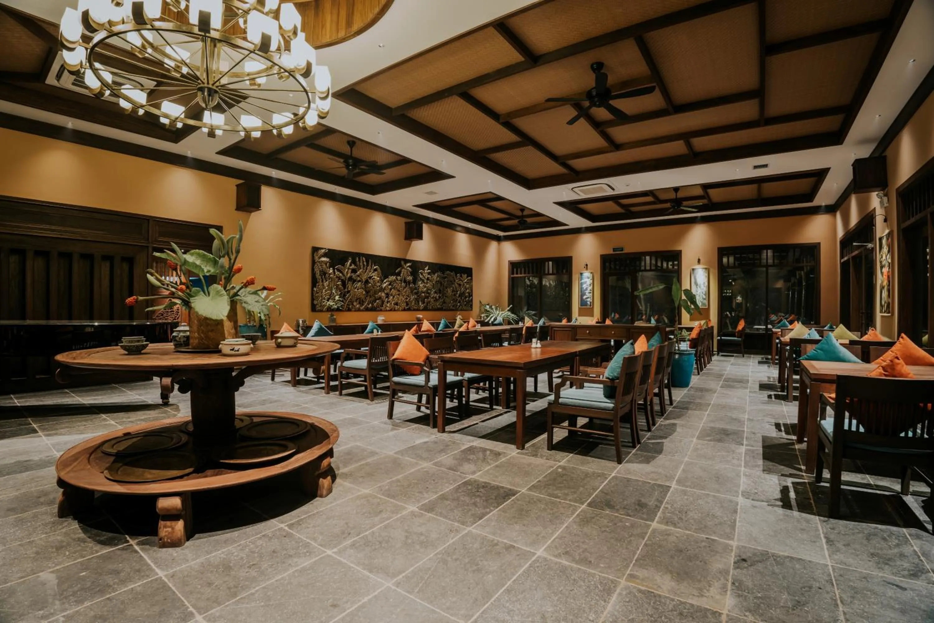 Restaurant/places to eat in Amour Resort Bavi