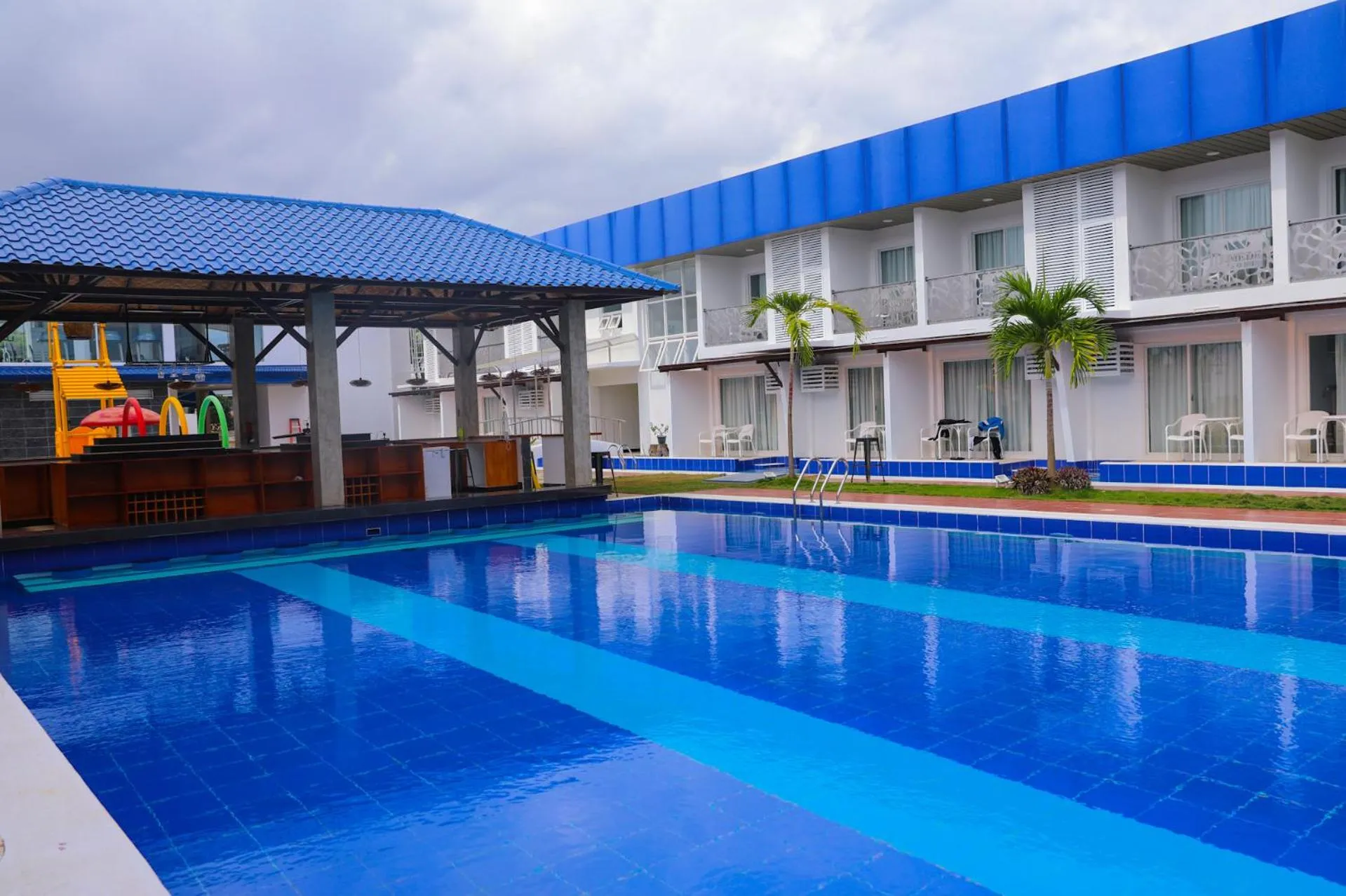 Swimming pool in 라메디 리조트 보홀 Ramede Resort Bohl