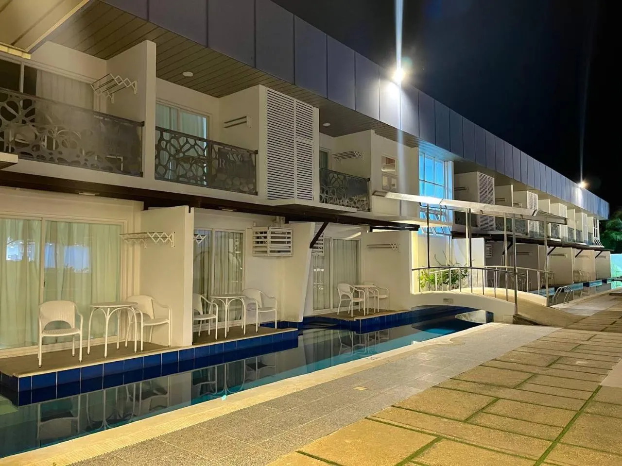 Night in 라메디 리조트 보홀 Ramede Resort Bohl