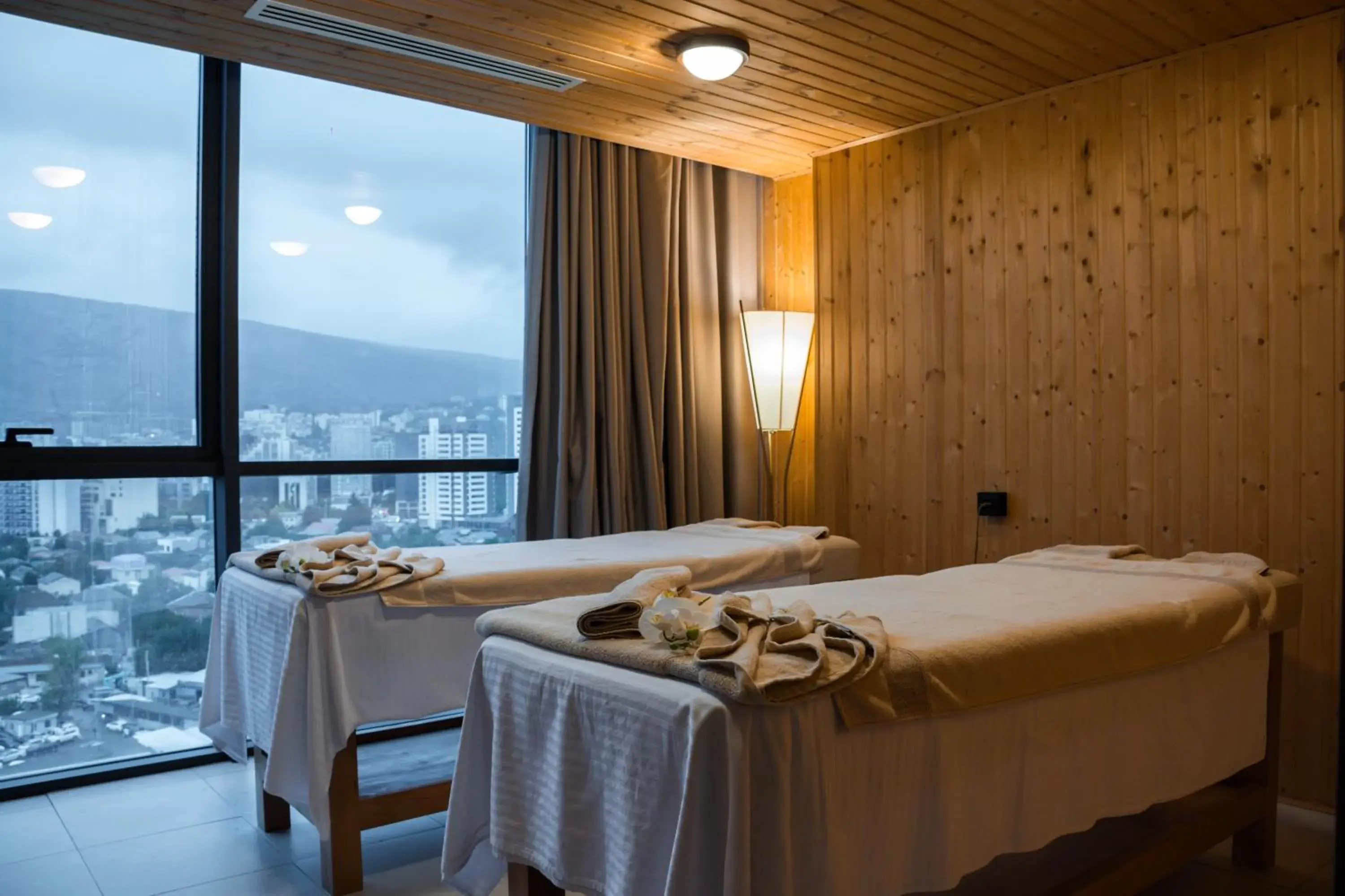 Spa and wellness centre/facilities, Bed in Royal Tulip Hotel & Casino, Tbilisi Spa and wellness centre/facilities, Bed in Royal Tulip Hotel & Casino, Tbilisi