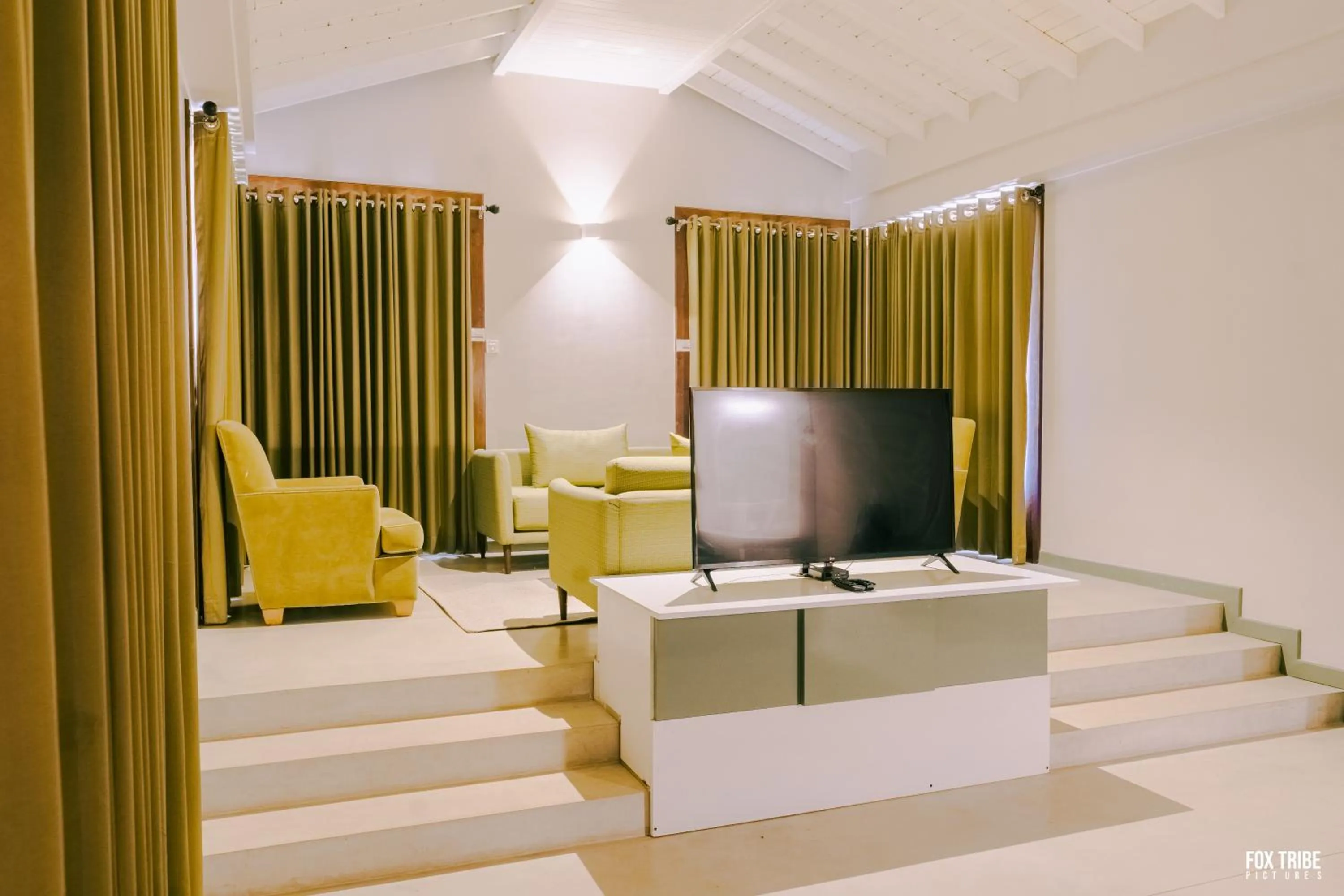 Earl's Regent Negombo "Golden Shore at Your Door - Find Your Dream Stay"