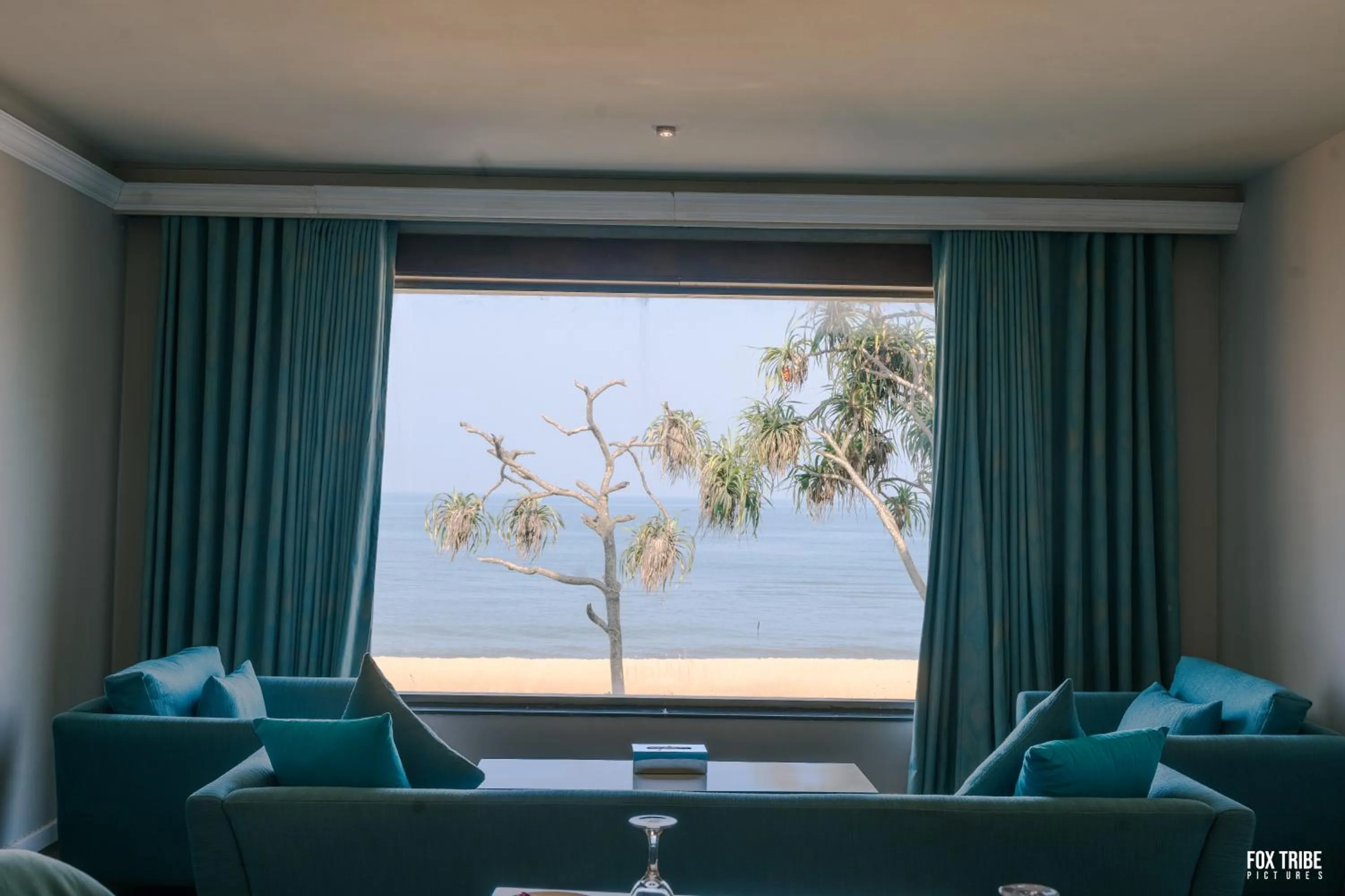 Earl's Regent Negombo "Golden Shore at Your Door - Find Your Dream Stay"