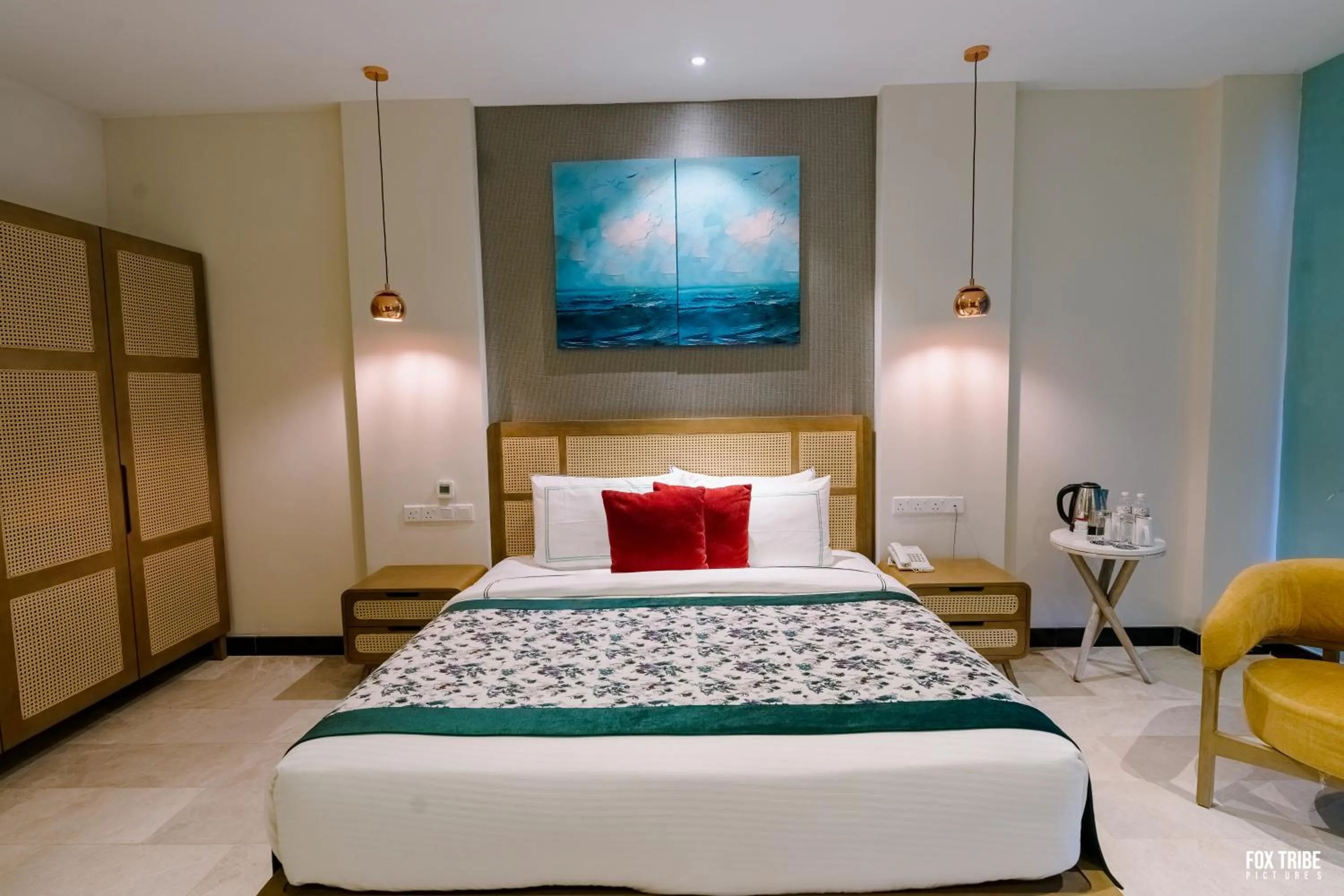 Bed in Earl's Regent Negombo "Golden Shore at Your Door - Find Your Dream Stay"