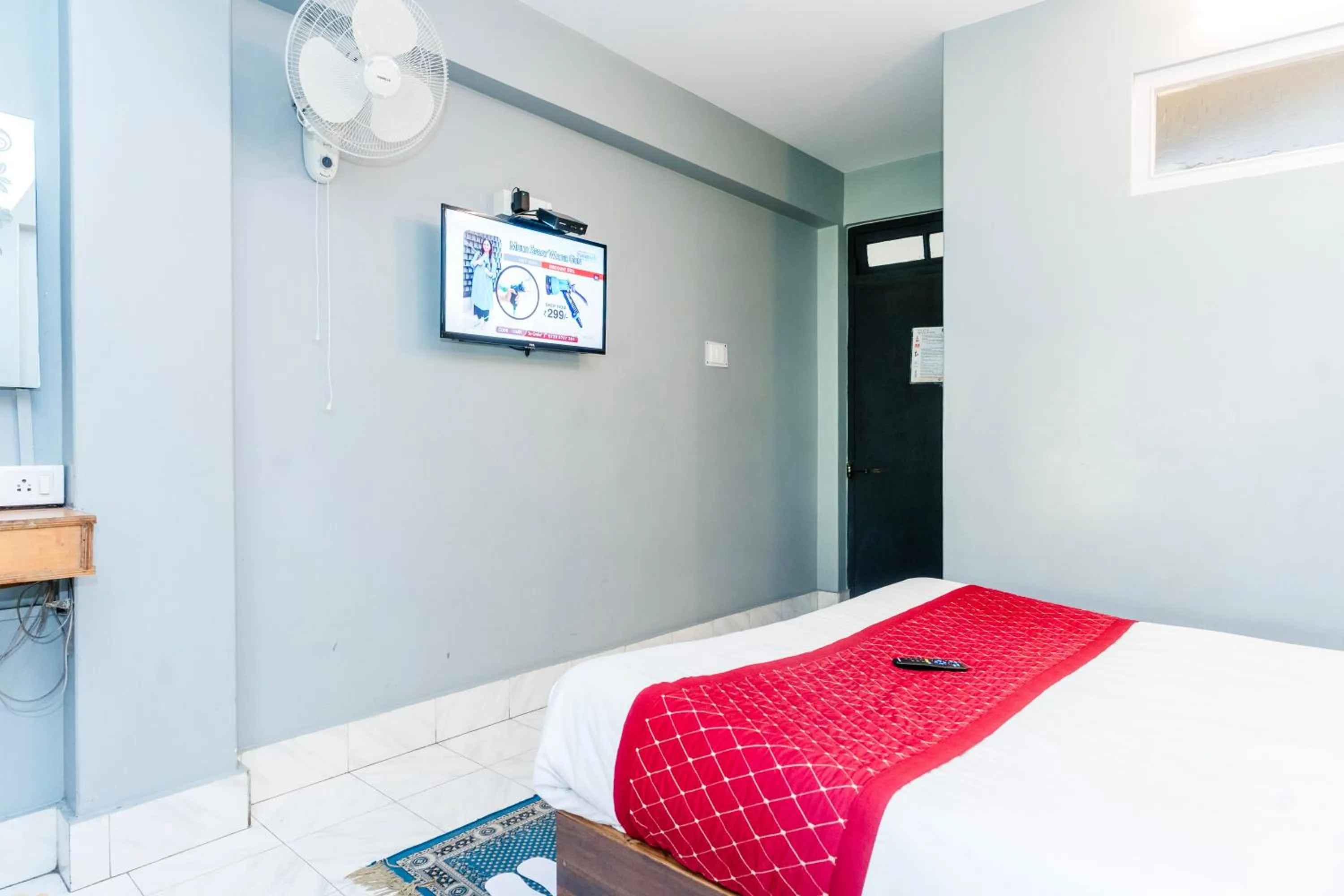 Bed in Sparrow Juniper Tree 2 min walk To Mg Marg