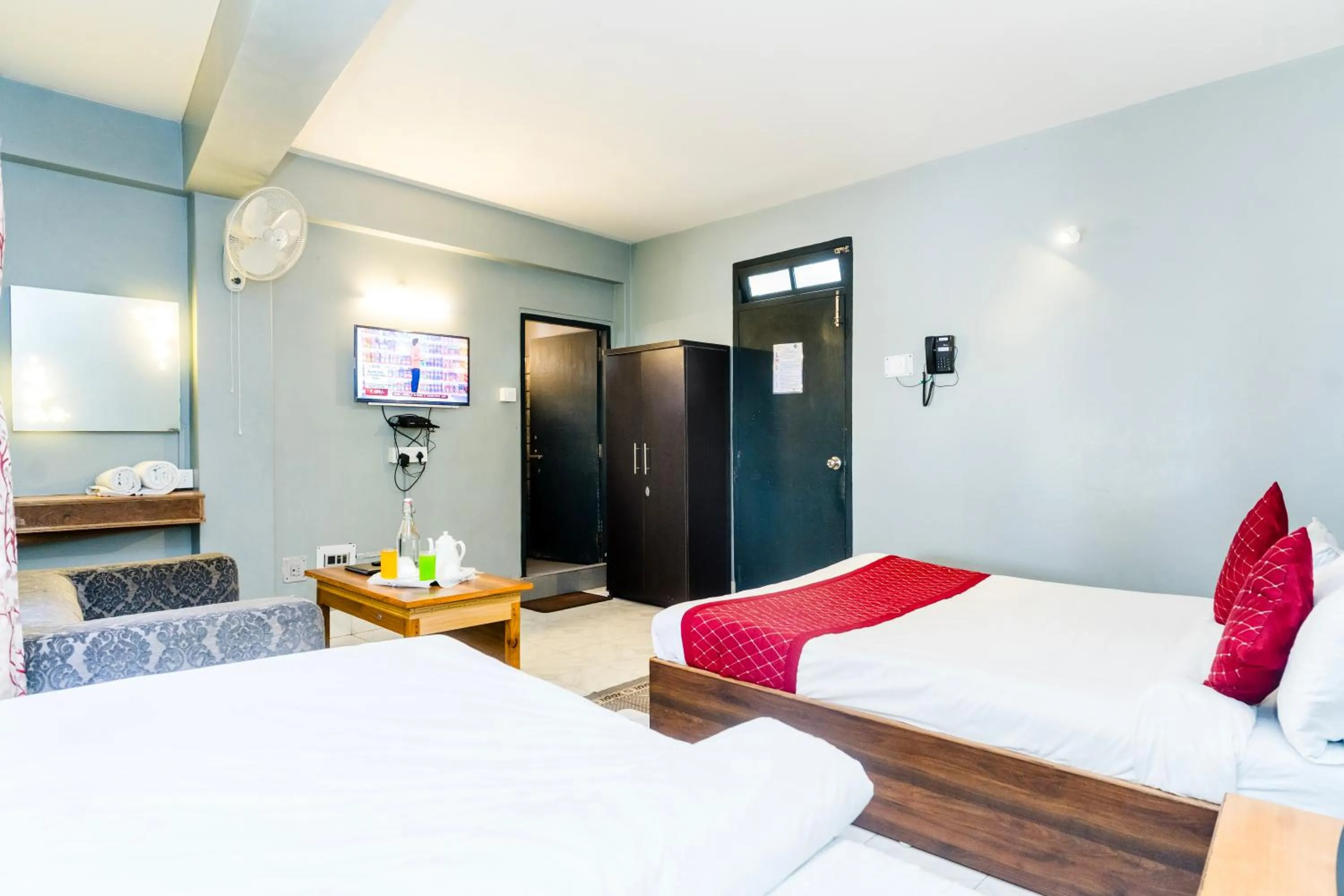 Bed in Sparrow Juniper Tree 2 min walk To Mg Marg